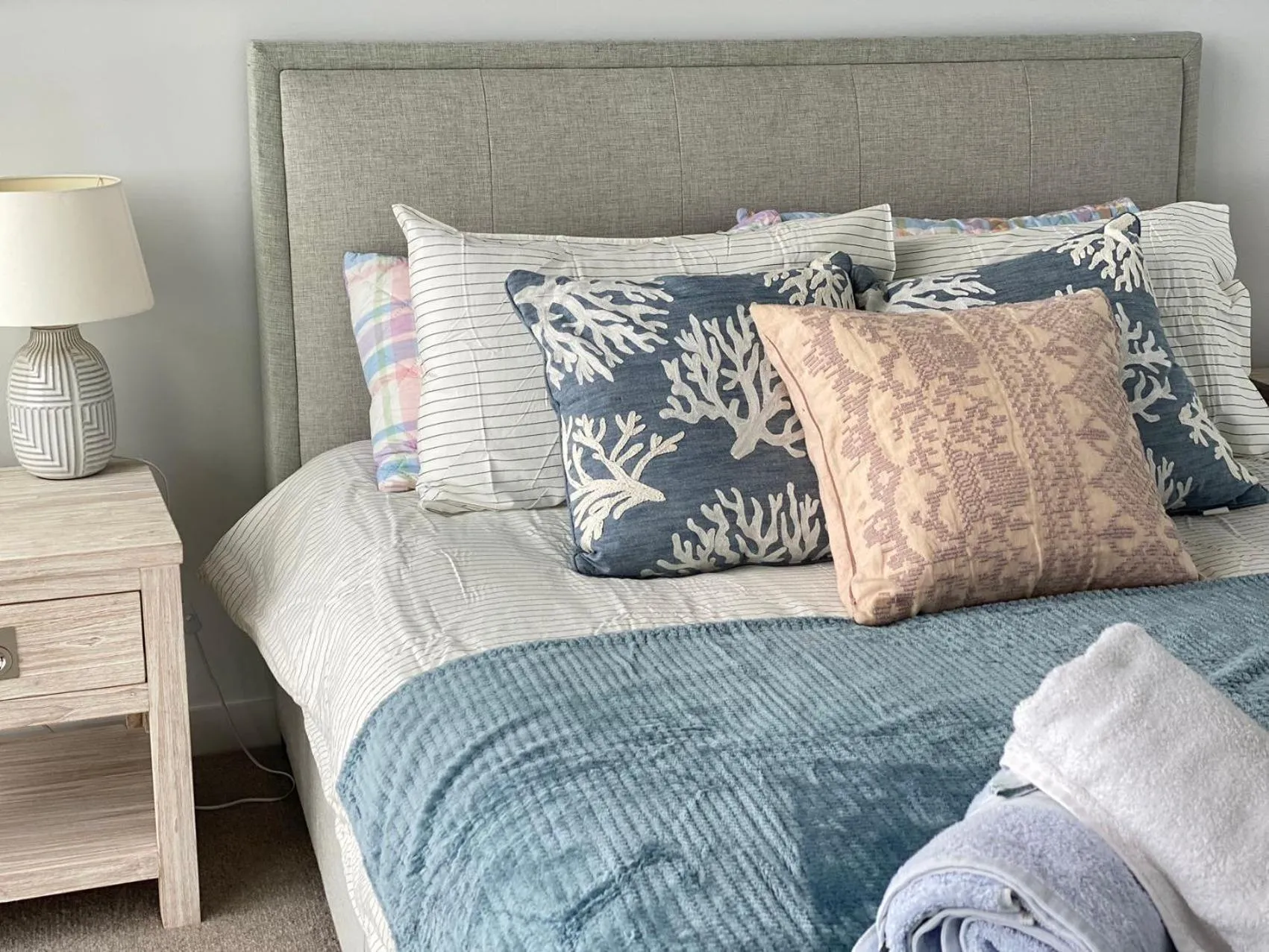 Bedroom, Bed in La Jolla Holiday Broadbeach