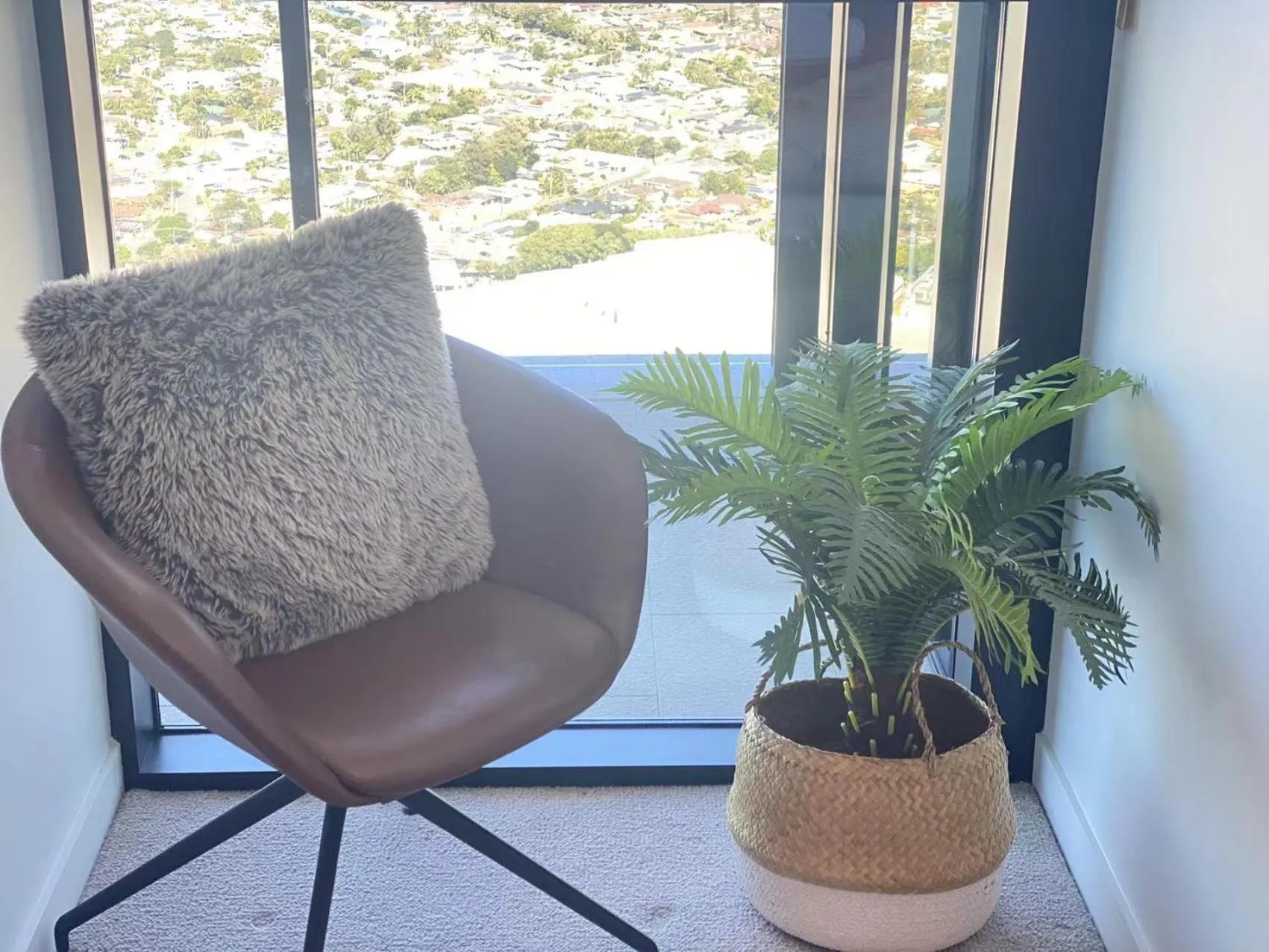 Seating area in La Jolla Holiday Broadbeach