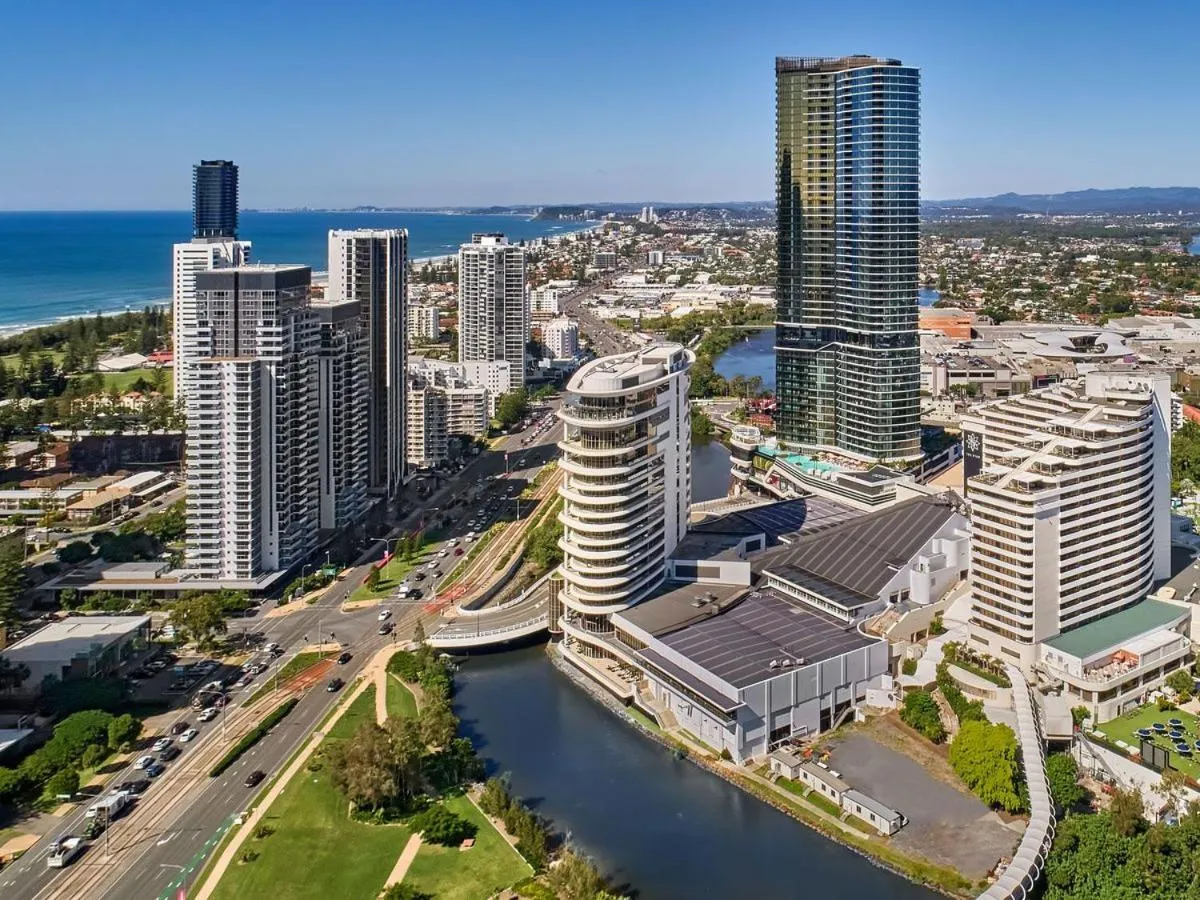 Property building in La Jolla Holiday Broadbeach