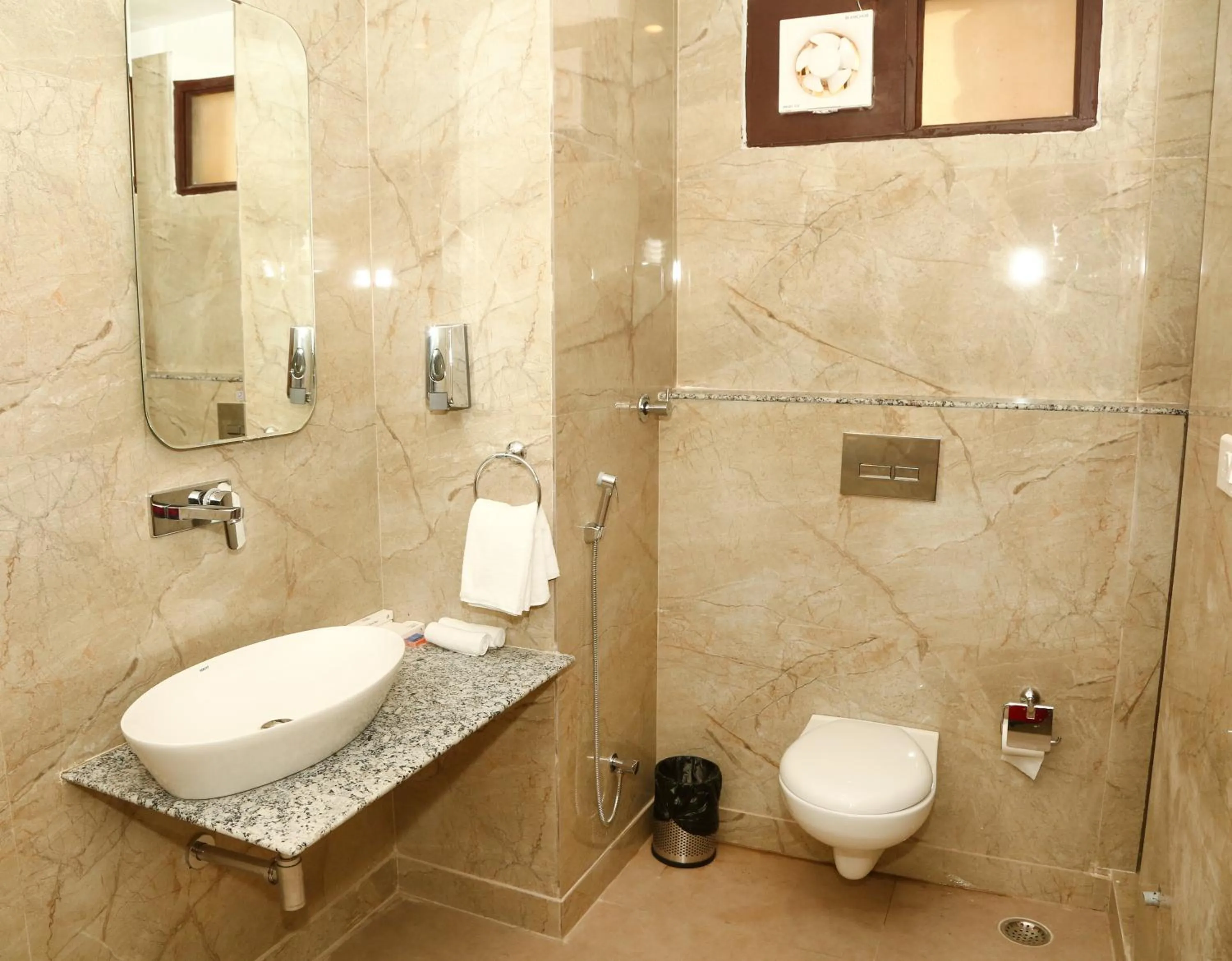 Toilet in The Crescent