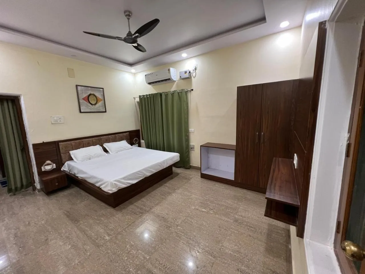 Bed in Om Kashi Villa