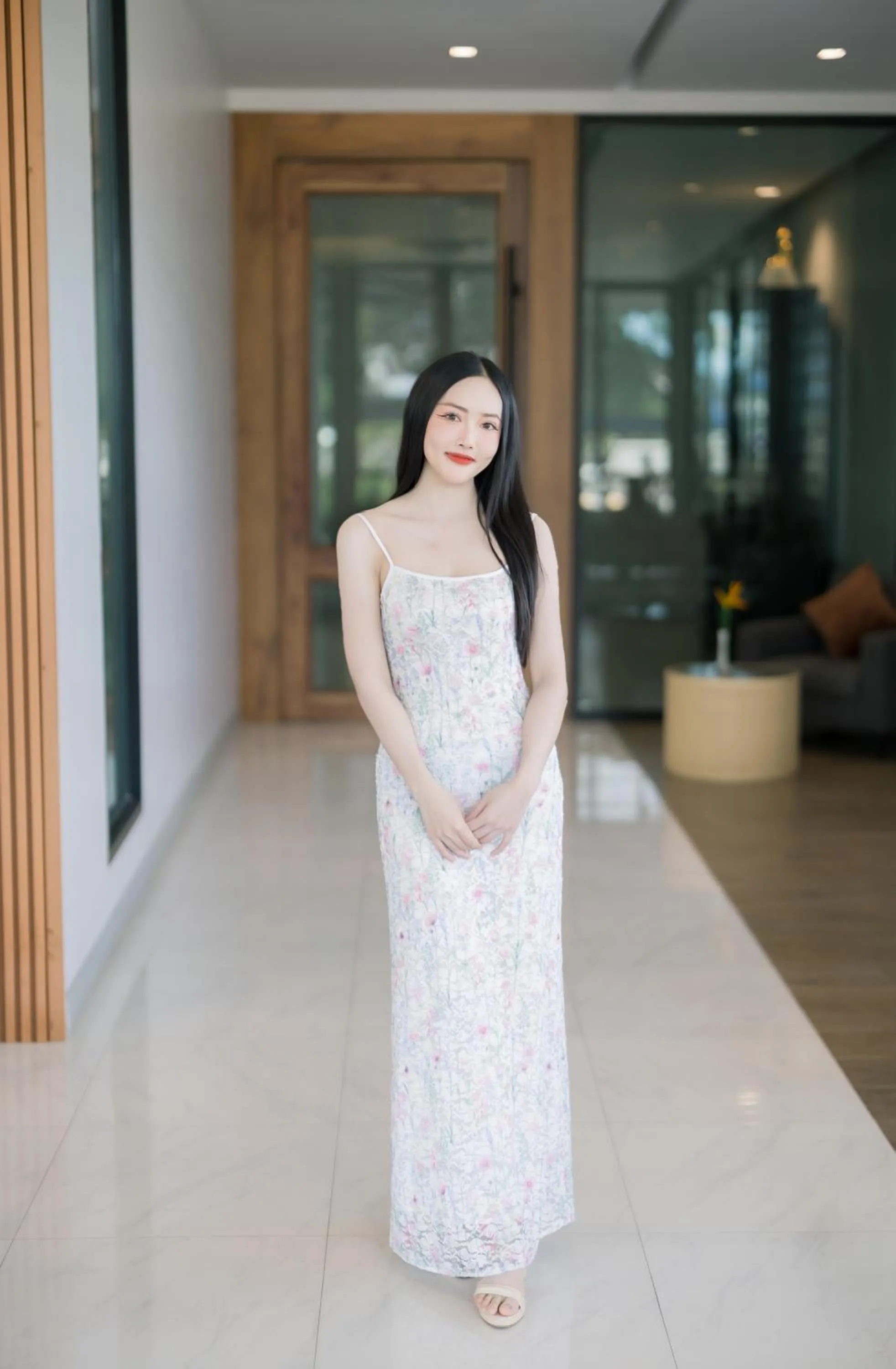 People in The Horizon Groove Hotel