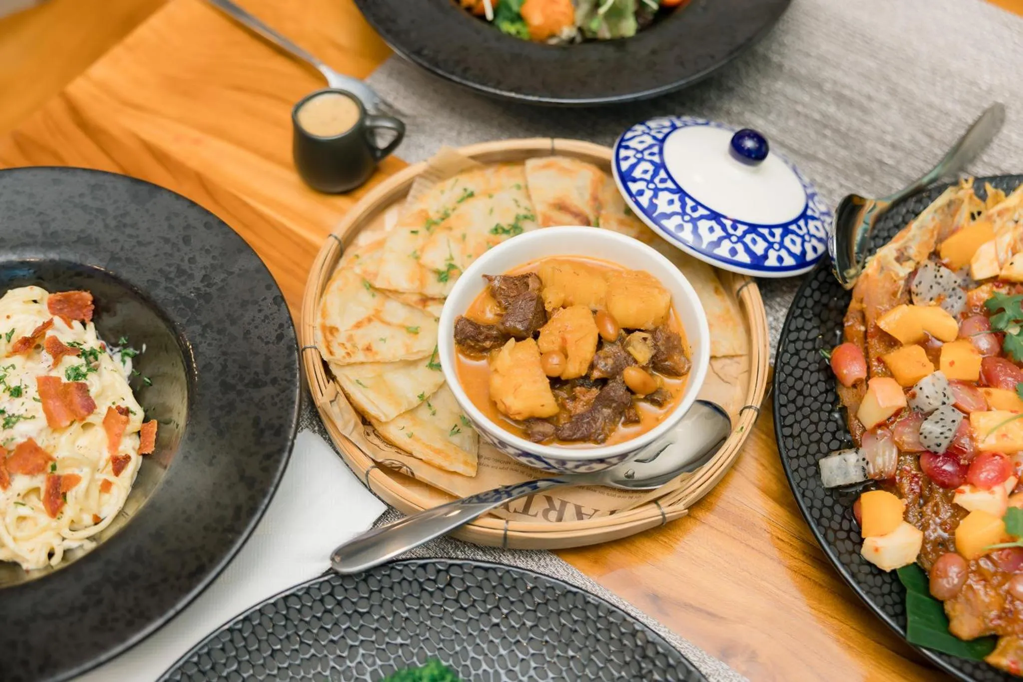 Food and drinks in The Horizon Groove Hotel