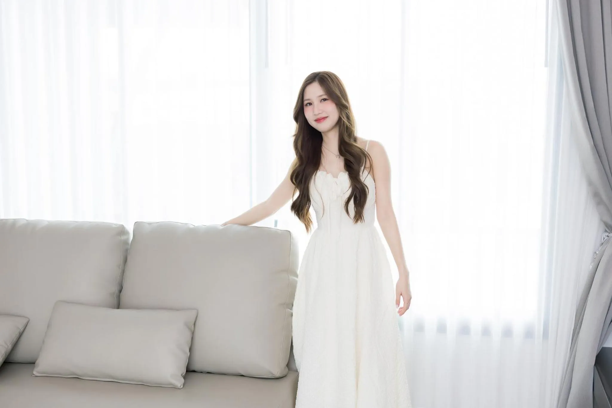 People in The Horizon Groove Hotel