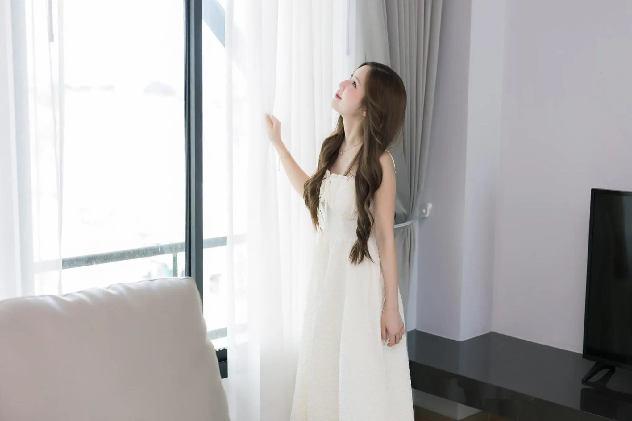 Communal lounge/ TV room in The Horizon Groove Hotel