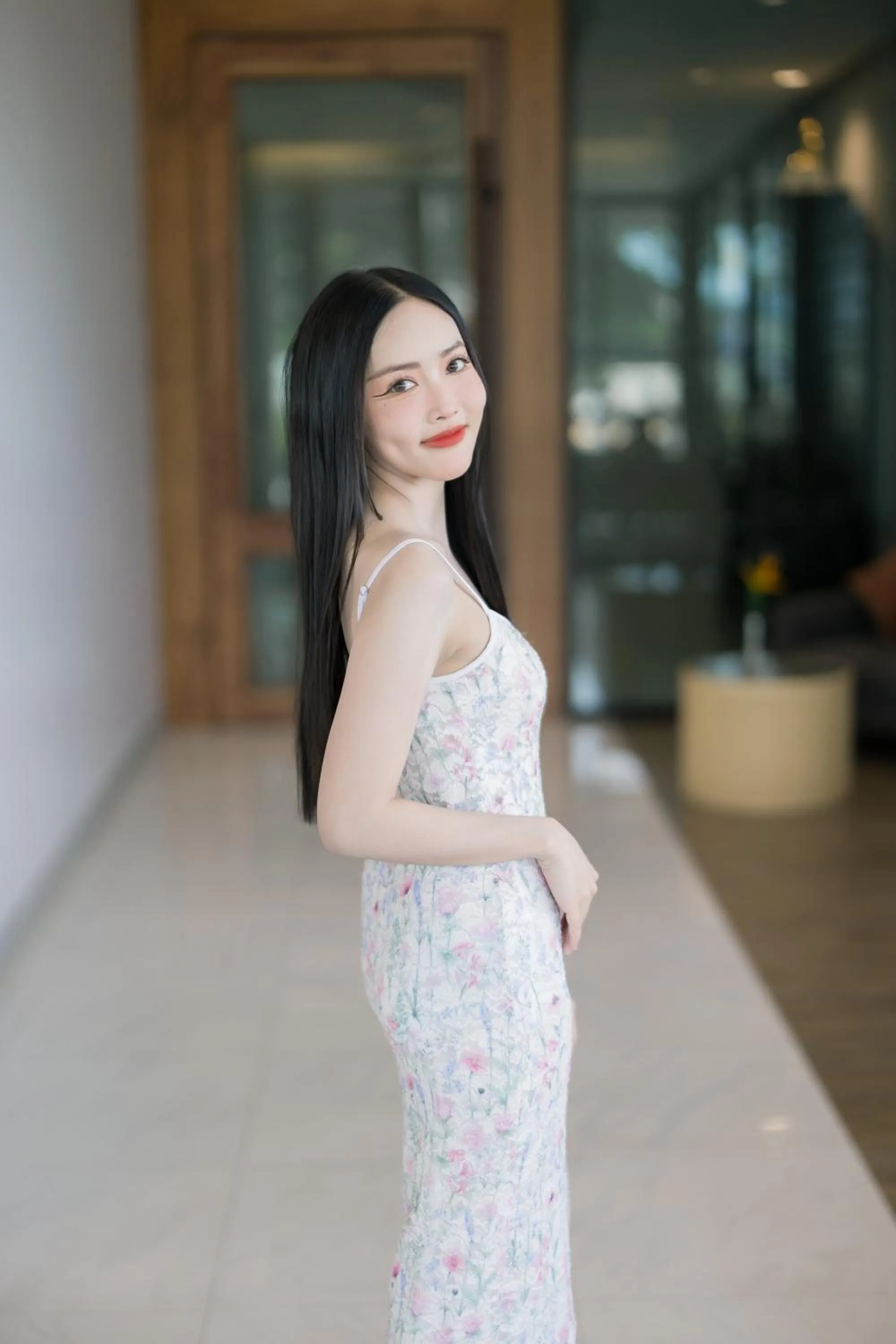 People in The Horizon Groove Hotel