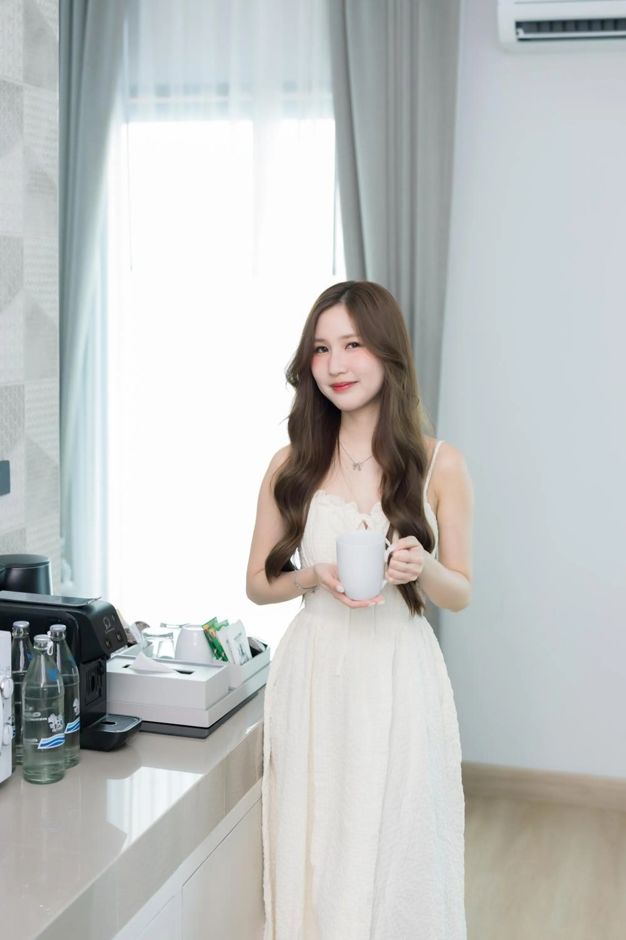 People in The Horizon Groove Hotel