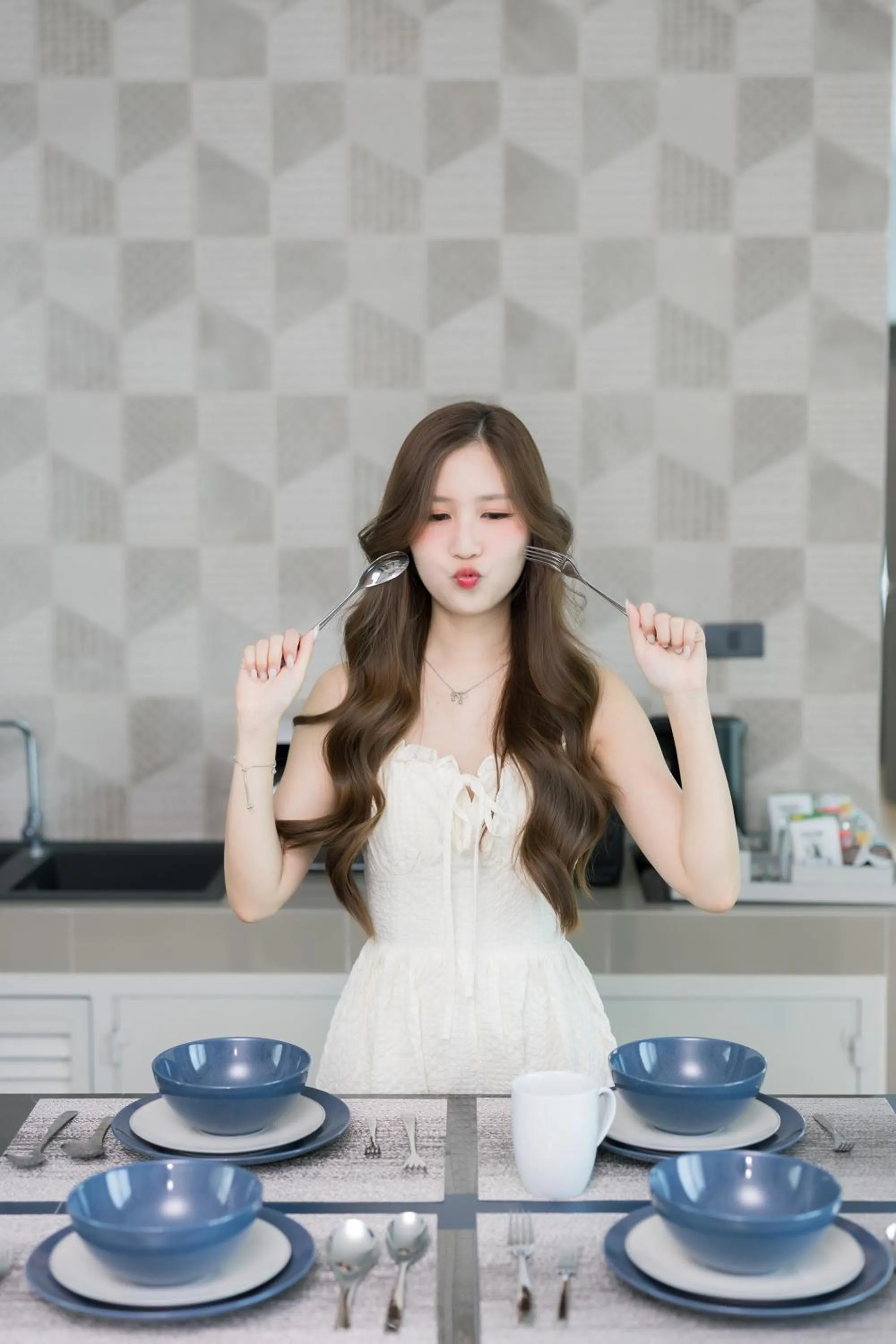 People in The Horizon Groove Hotel