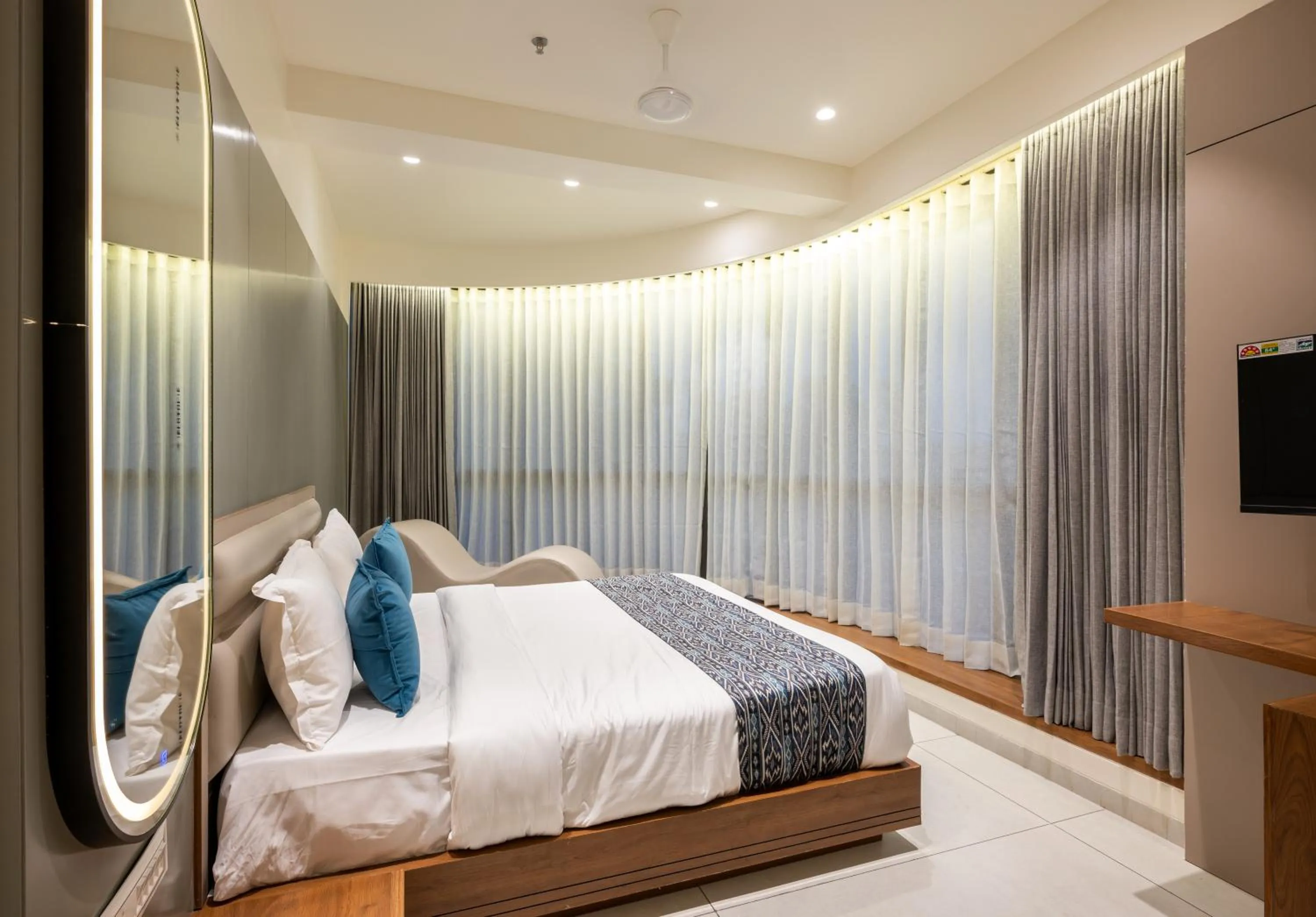 Bedroom, Bed in The Zuree Hotel