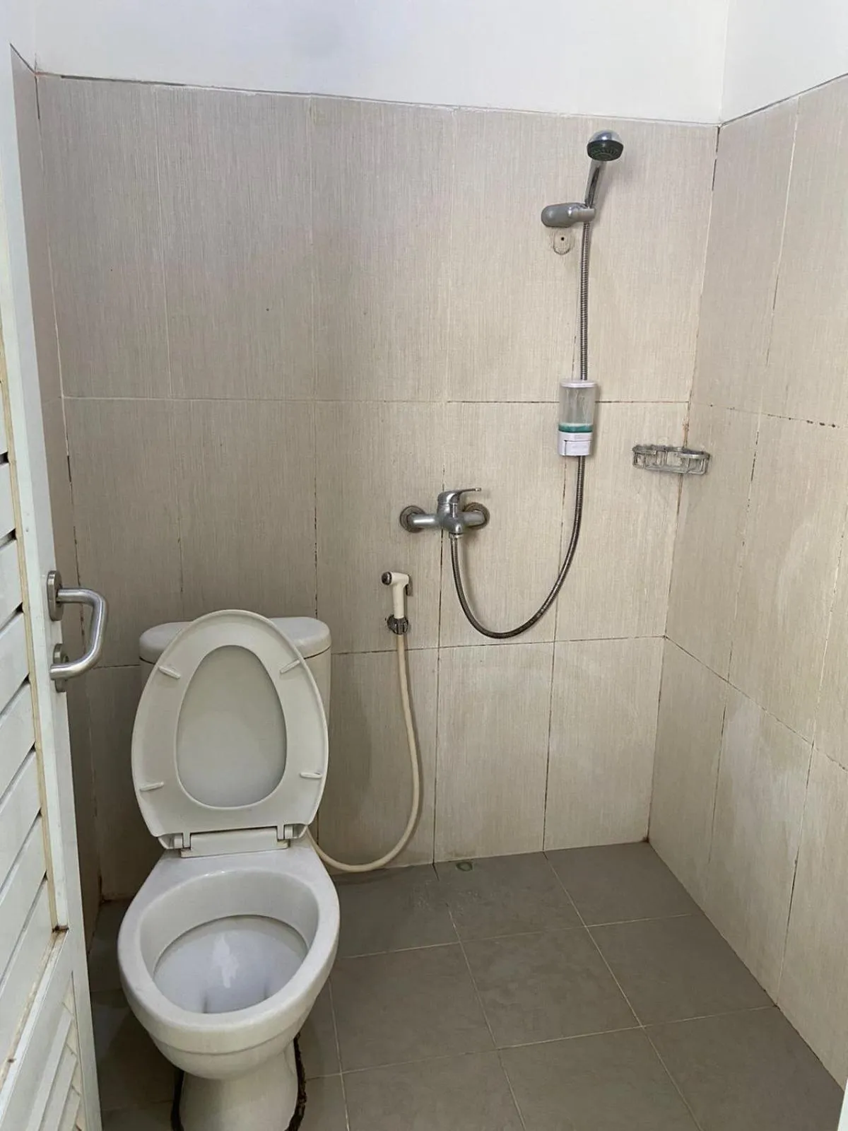 Shower in Si Jalak Guest House By ARBA