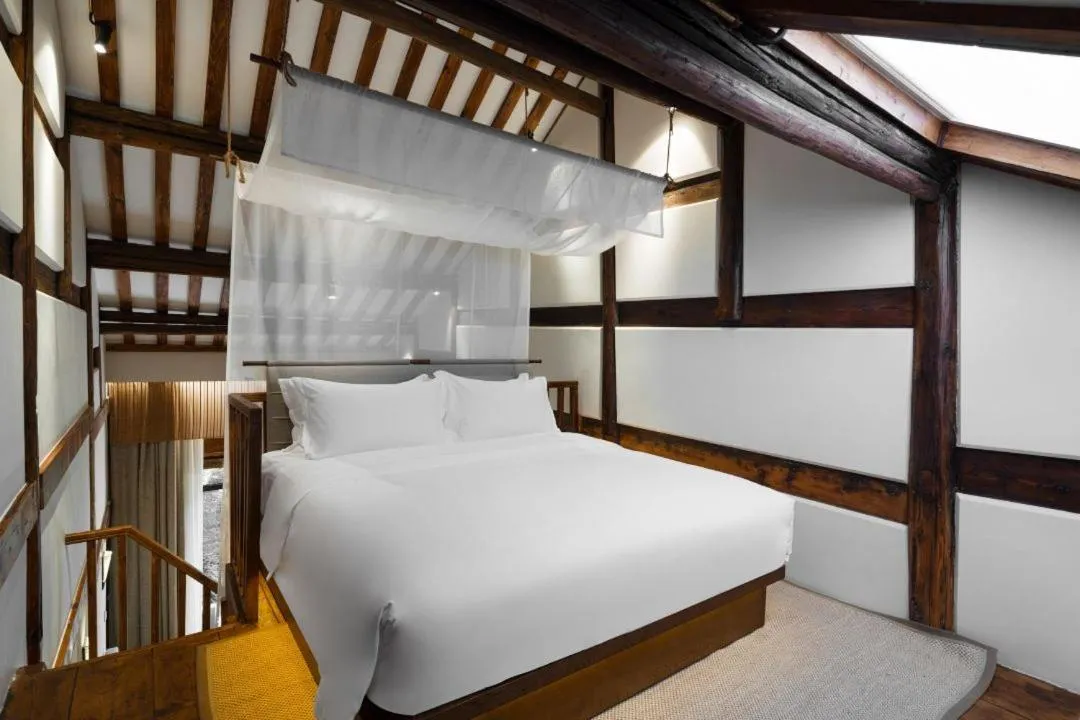 Bed in Ancient Charm Inn Chengdu