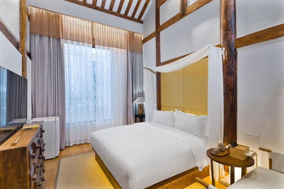 Bed in Ancient Charm Inn Chengdu