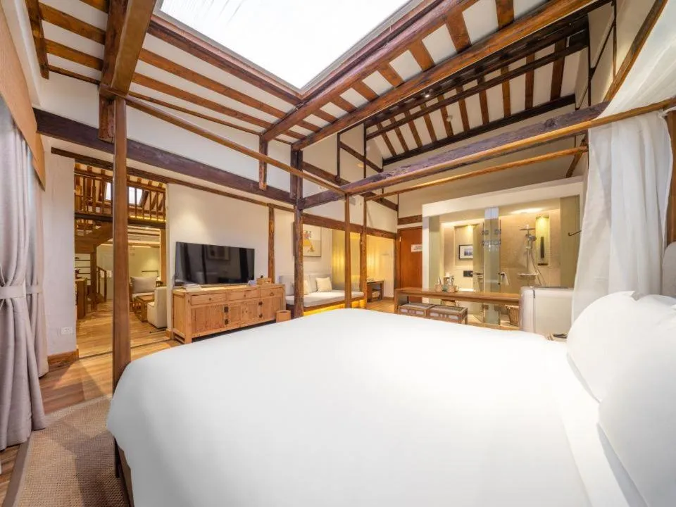 Bed in Ancient Charm Inn Chengdu