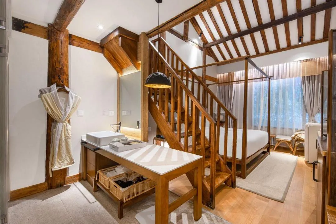 Bed in Ancient Charm Inn Chengdu