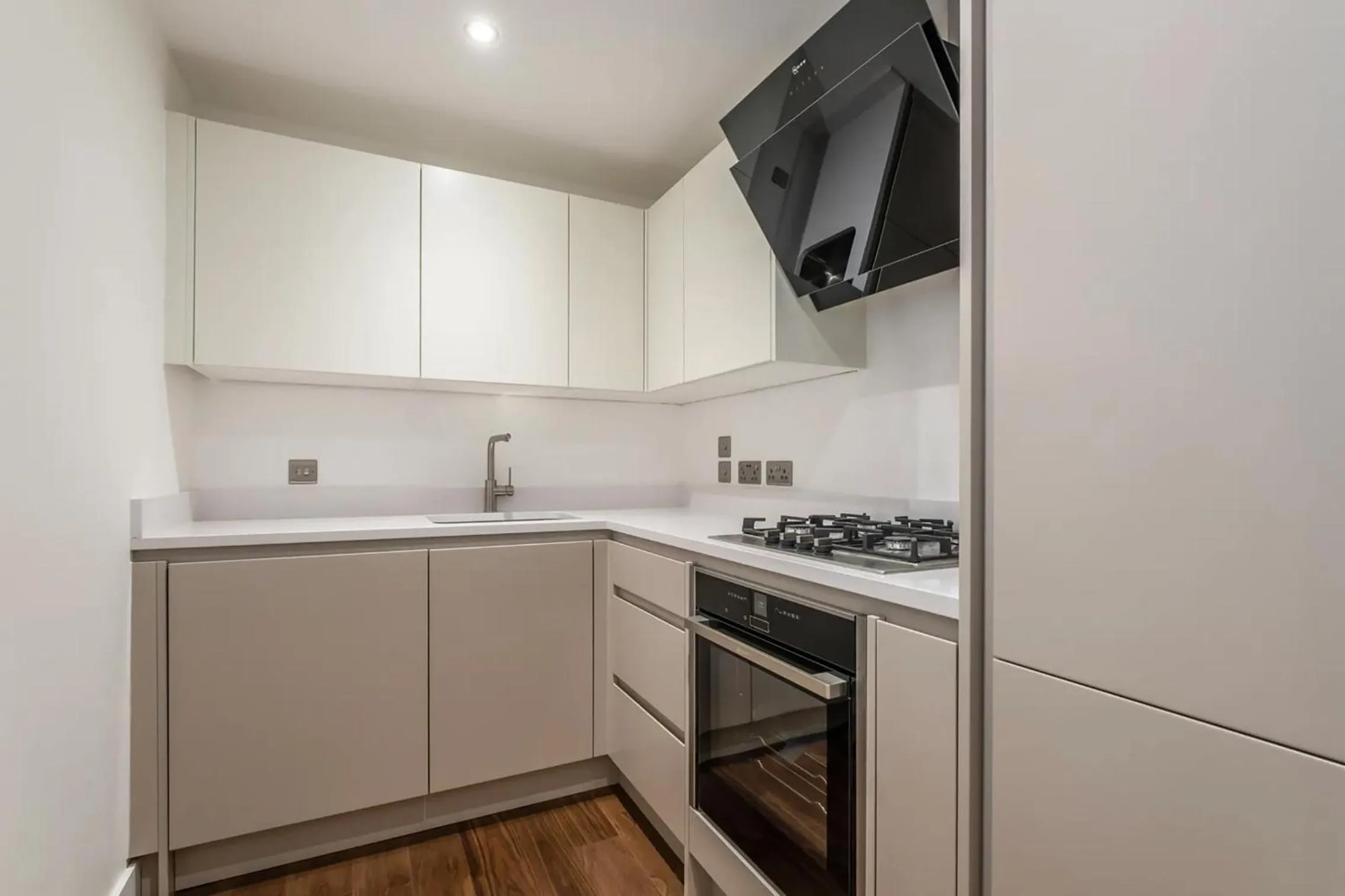 Kitchen or kitchenette in The Devonshire Residence