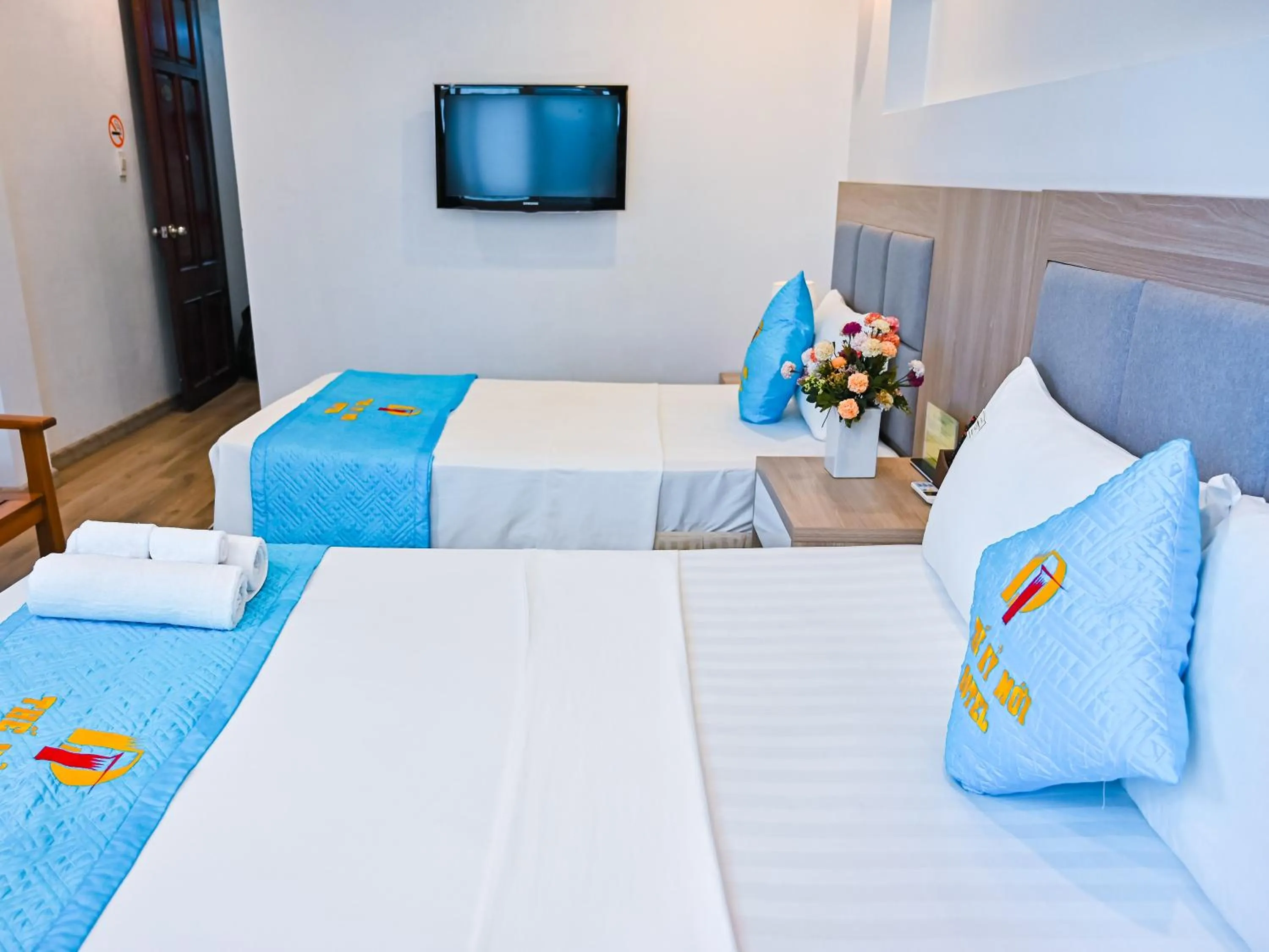 TV and multimedia, Bed in Khách sạn Thế Kỷ Mới