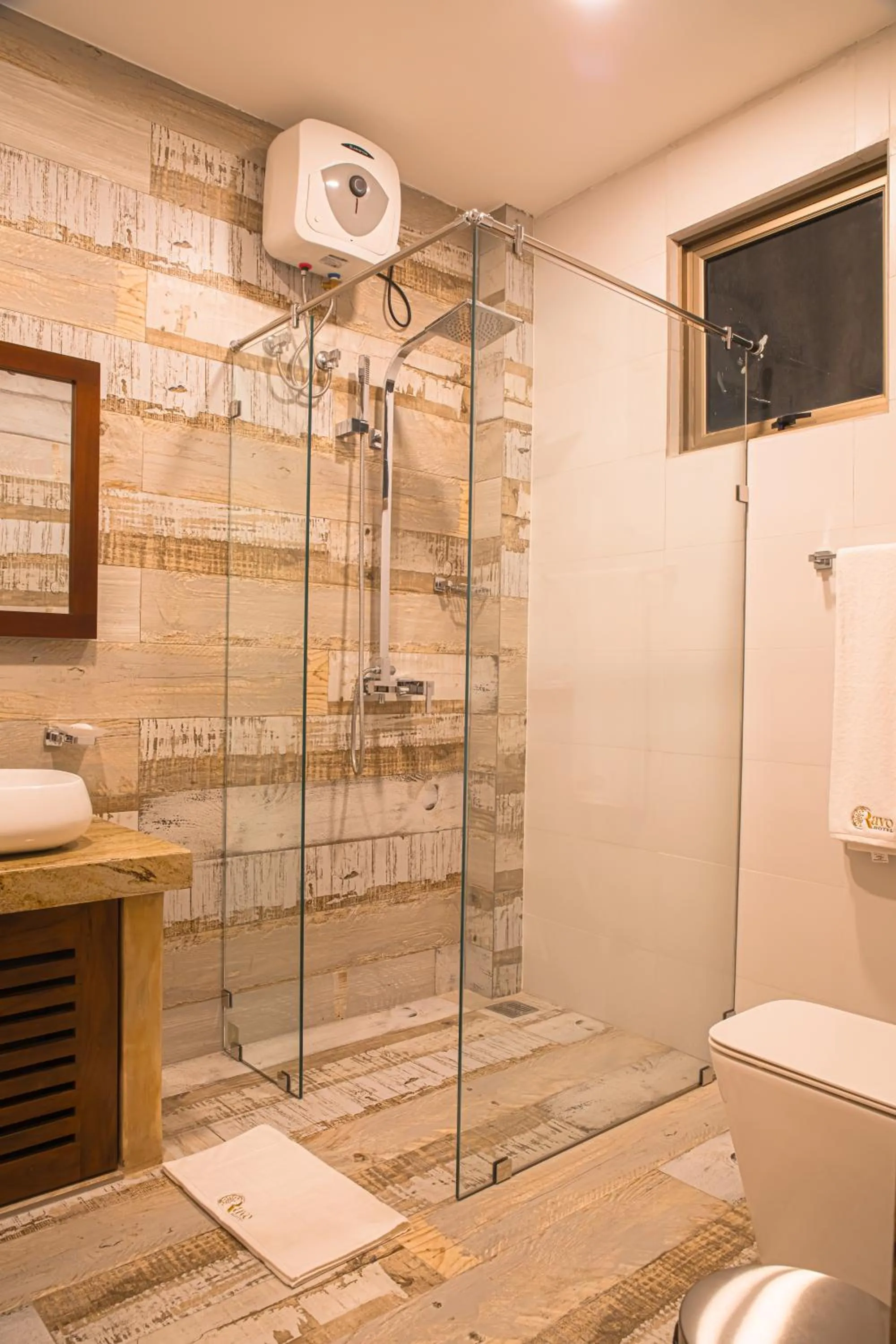 Shower in Ravo Hotel