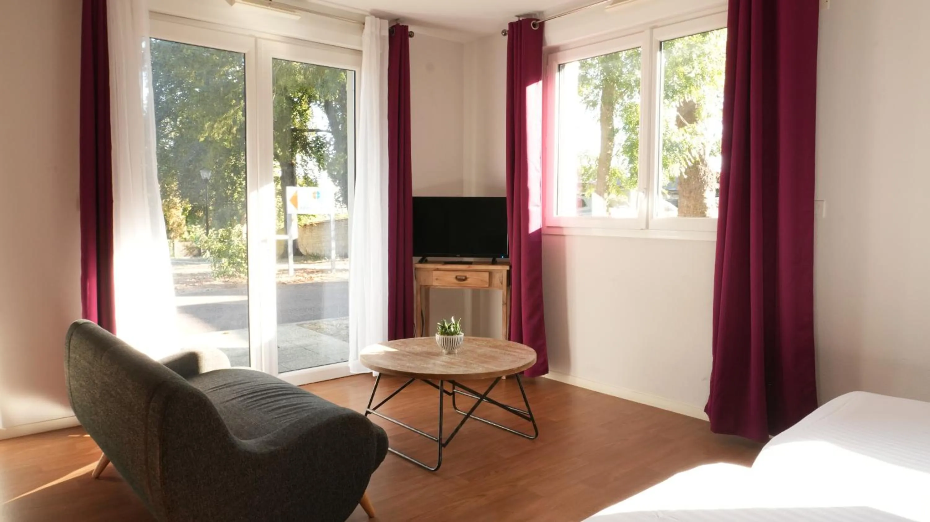 Bed in Zenao Nevers Renardats