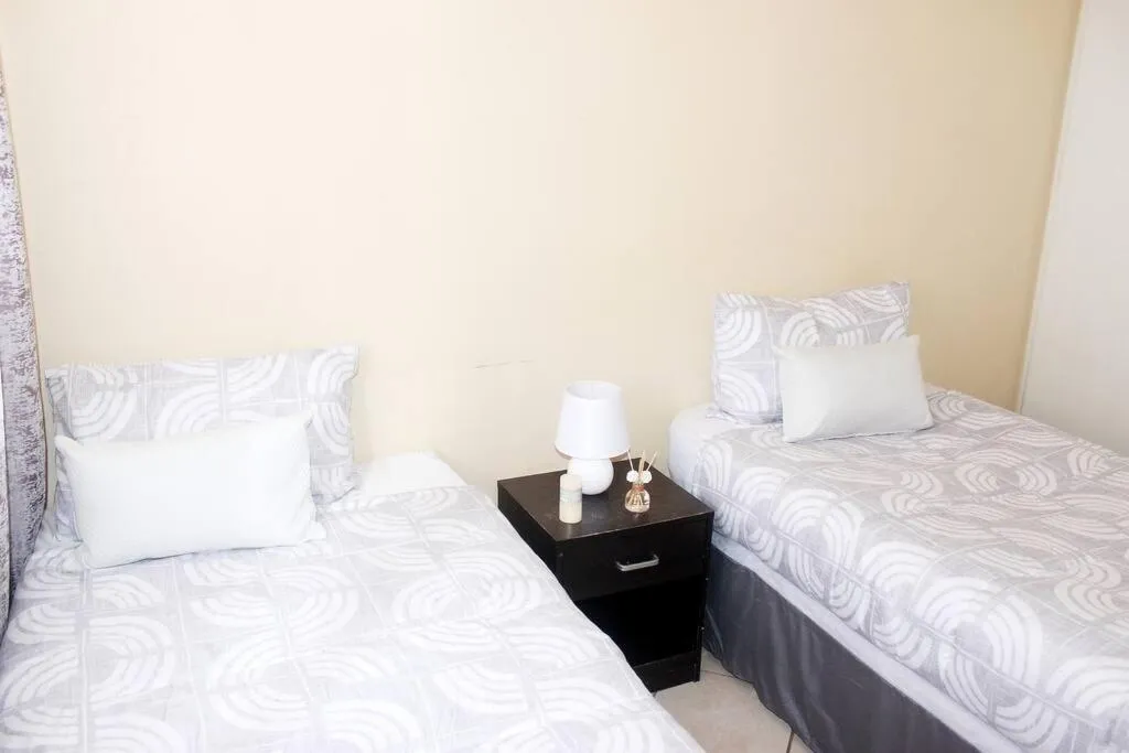 Bed in cozy 3 bed Duplex ,sleeps 6 with double bathroom