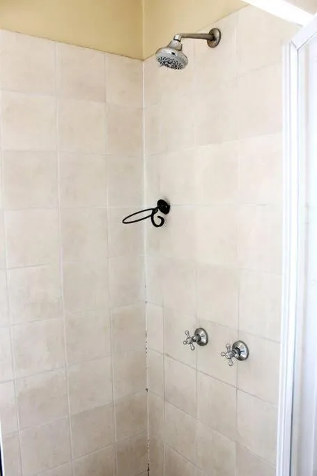 cozy 3 bed Duplex ,sleeps 6 with double bathroom