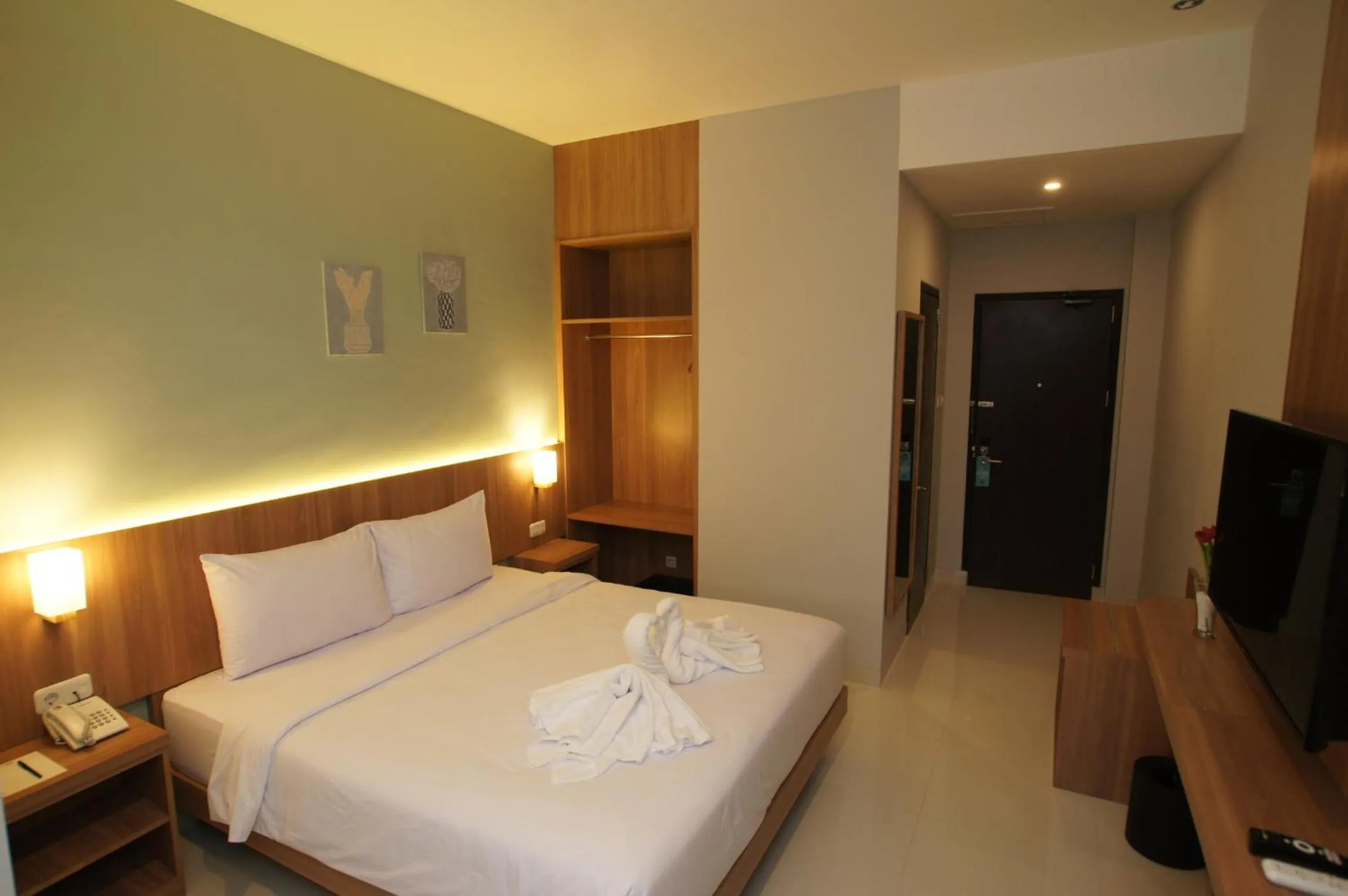 Bed in Hexton Hotel Lampung by Amazing