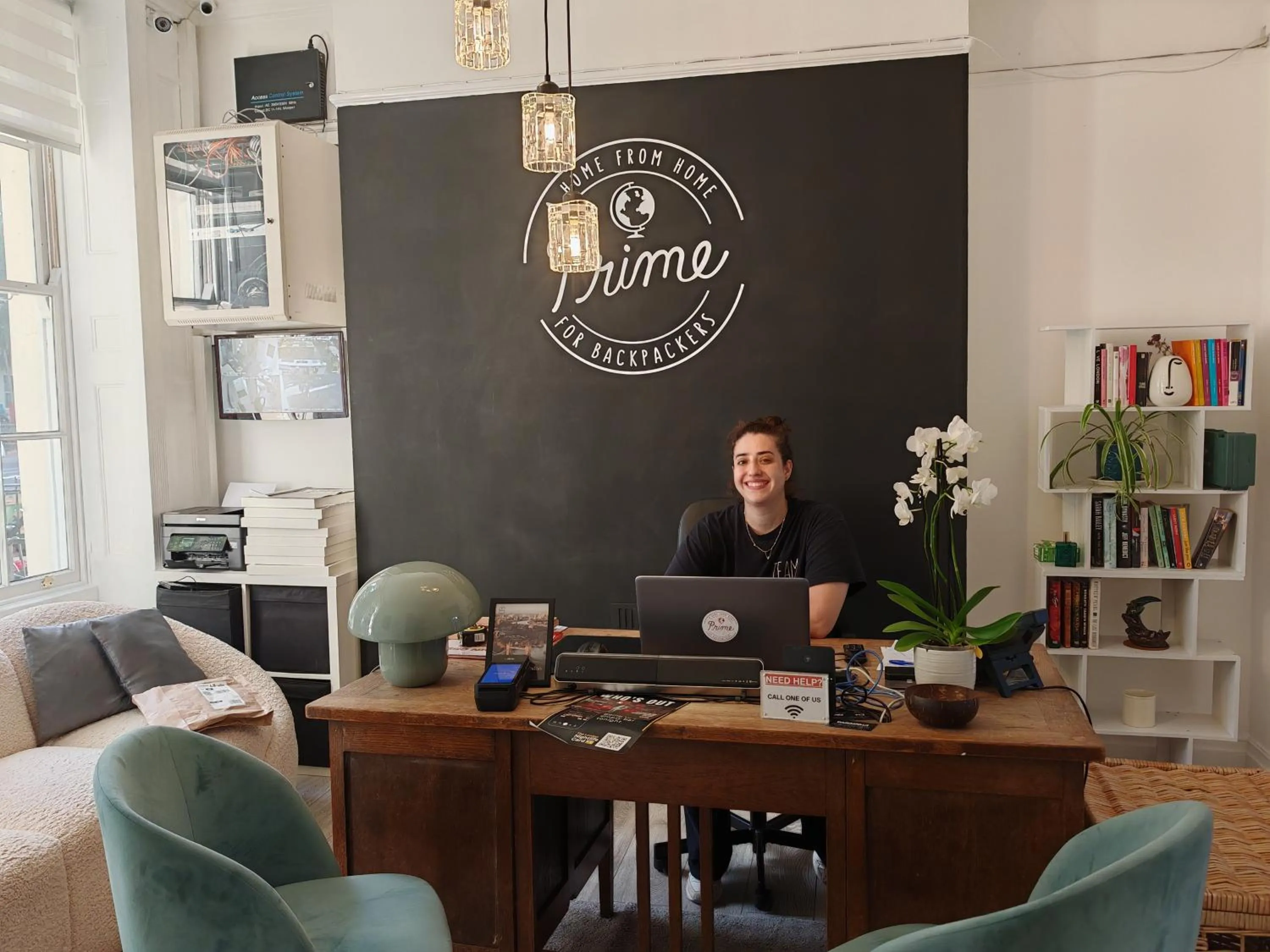 Living room in Prime Backpackers Angel