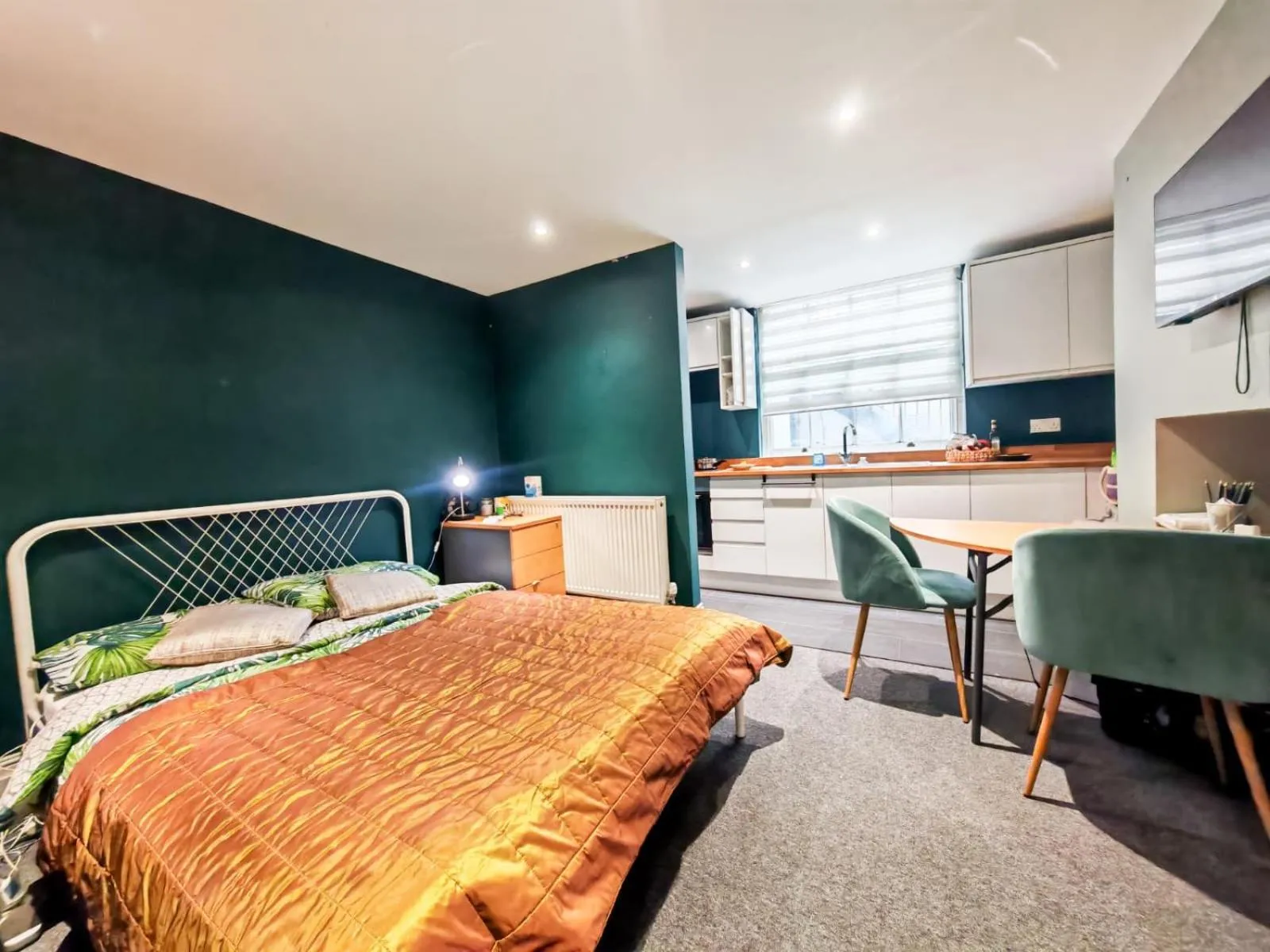 Bed in Prime Backpackers Angel