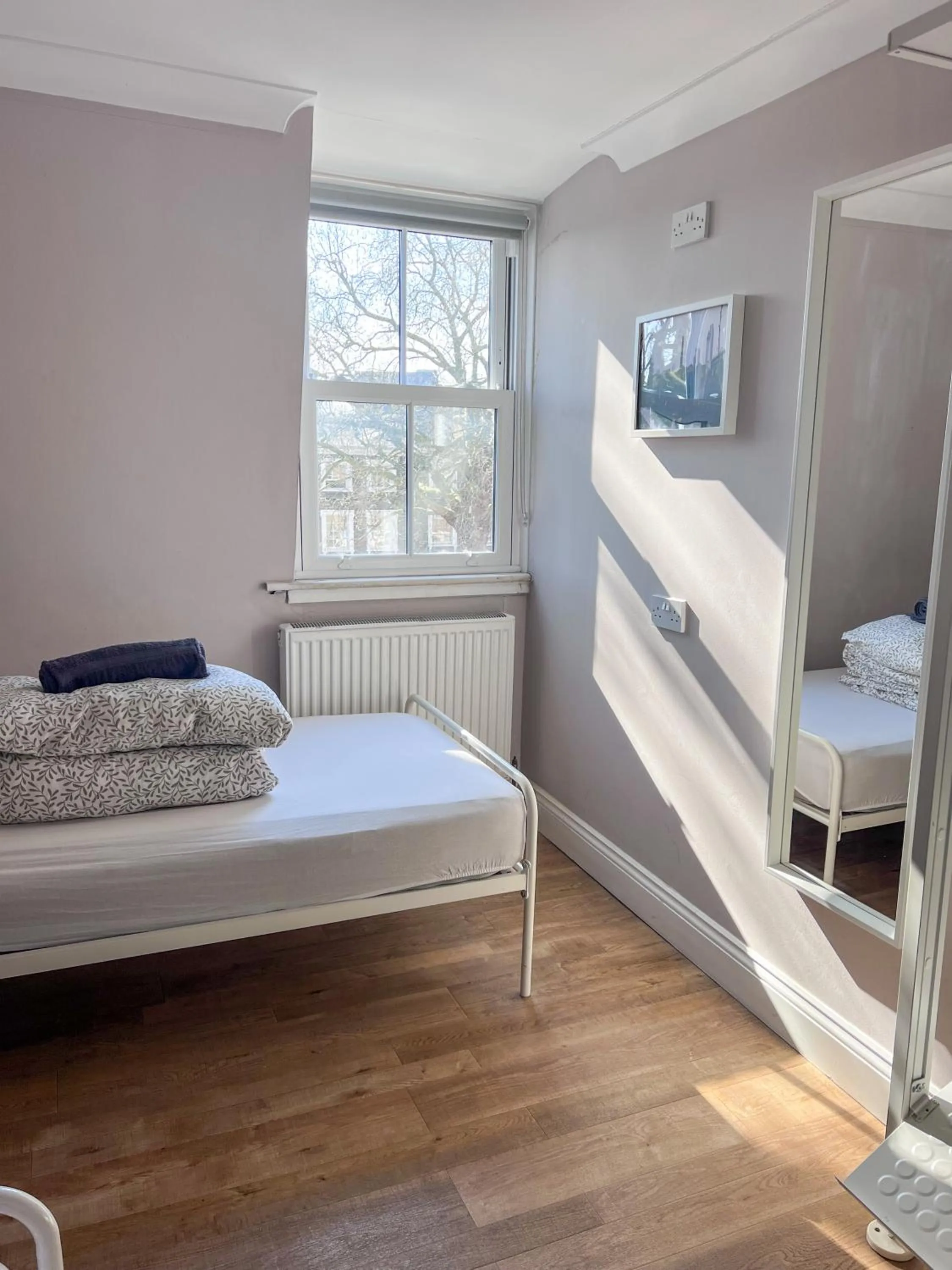 Bedroom, Bed in Prime Backpackers Angel