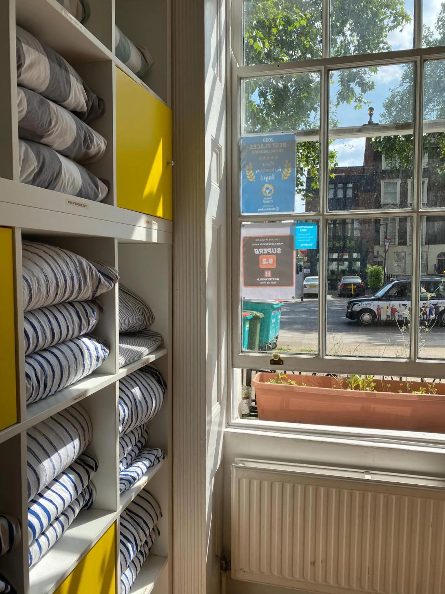 Lobby or reception in Prime Backpackers Angel