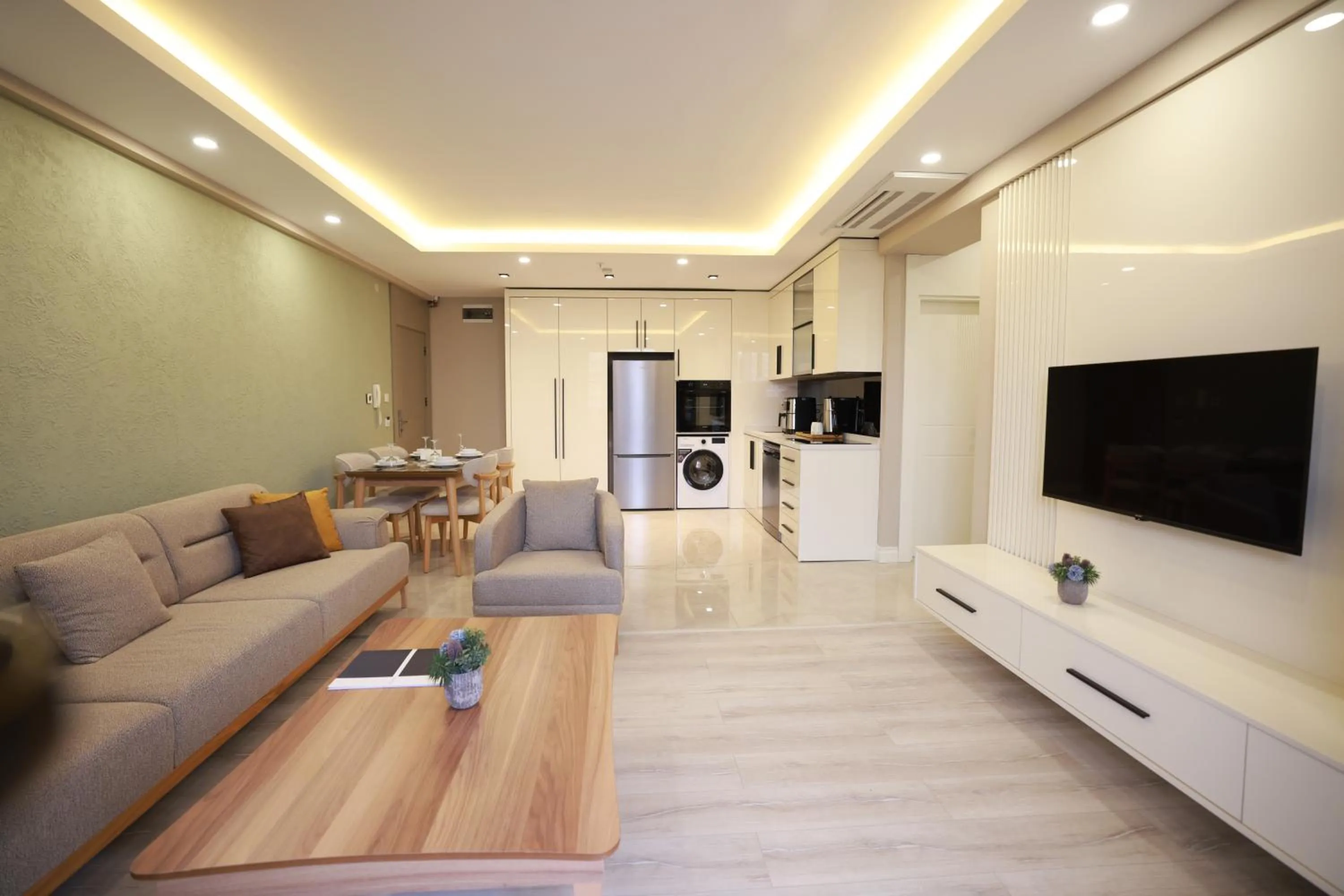 Communal lounge/ TV room in Anemon Diyarbakır Suit Hotel