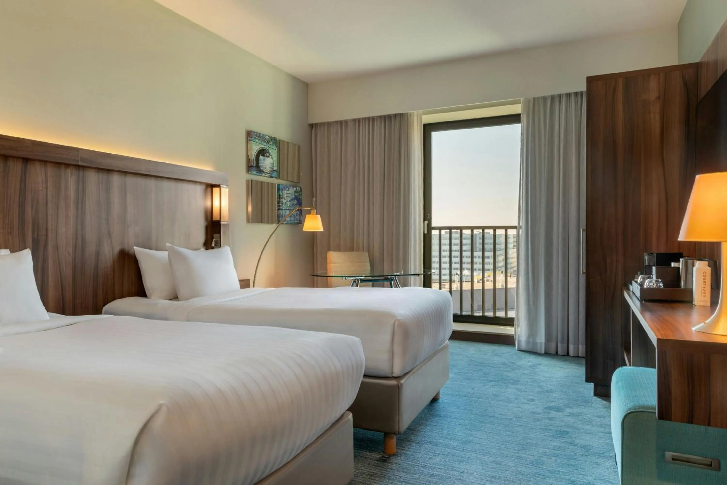 Photo of the whole room in Courtyard by Marriott Amsterdam Arena Atlas