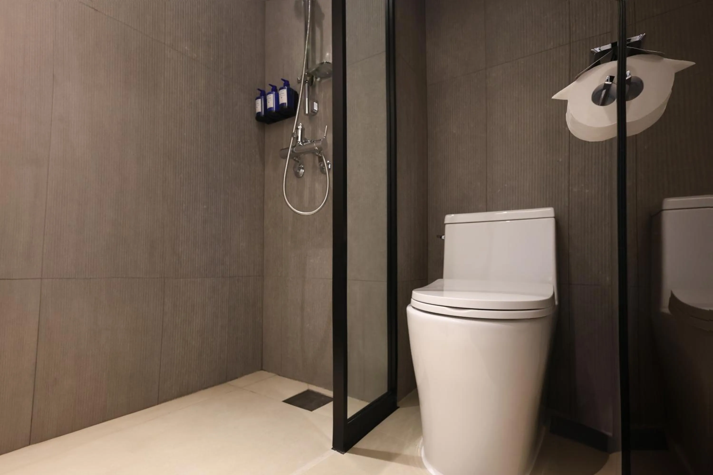 Shower in New Blanc Central Myeongdong