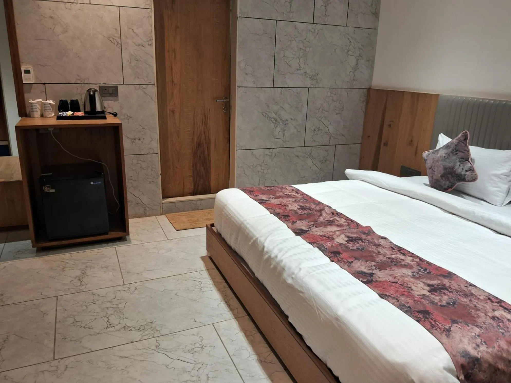 Bed in The Parterre - SG Highway Ahmedabad