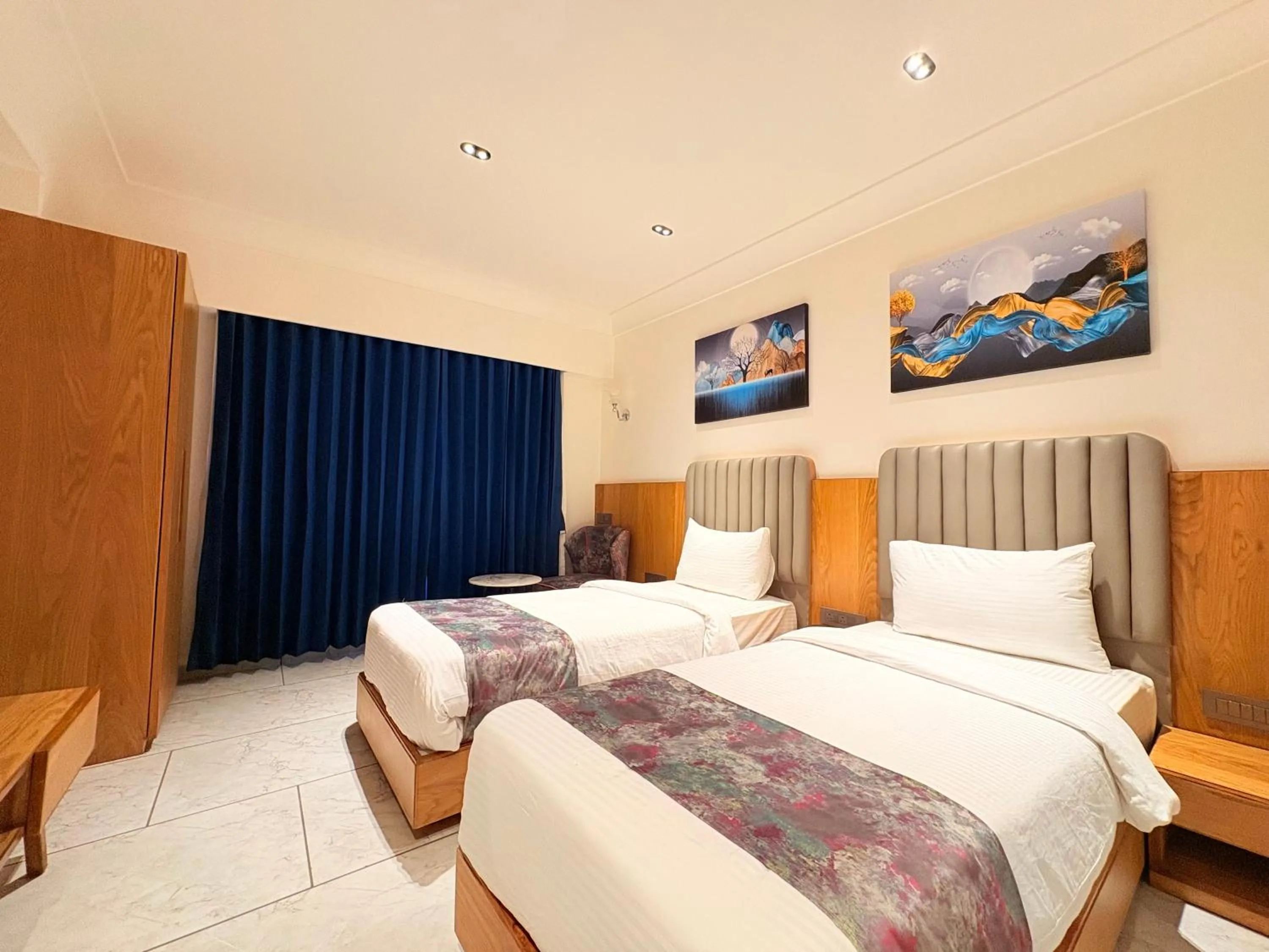 Bed in The Parterre - SG Highway Ahmedabad