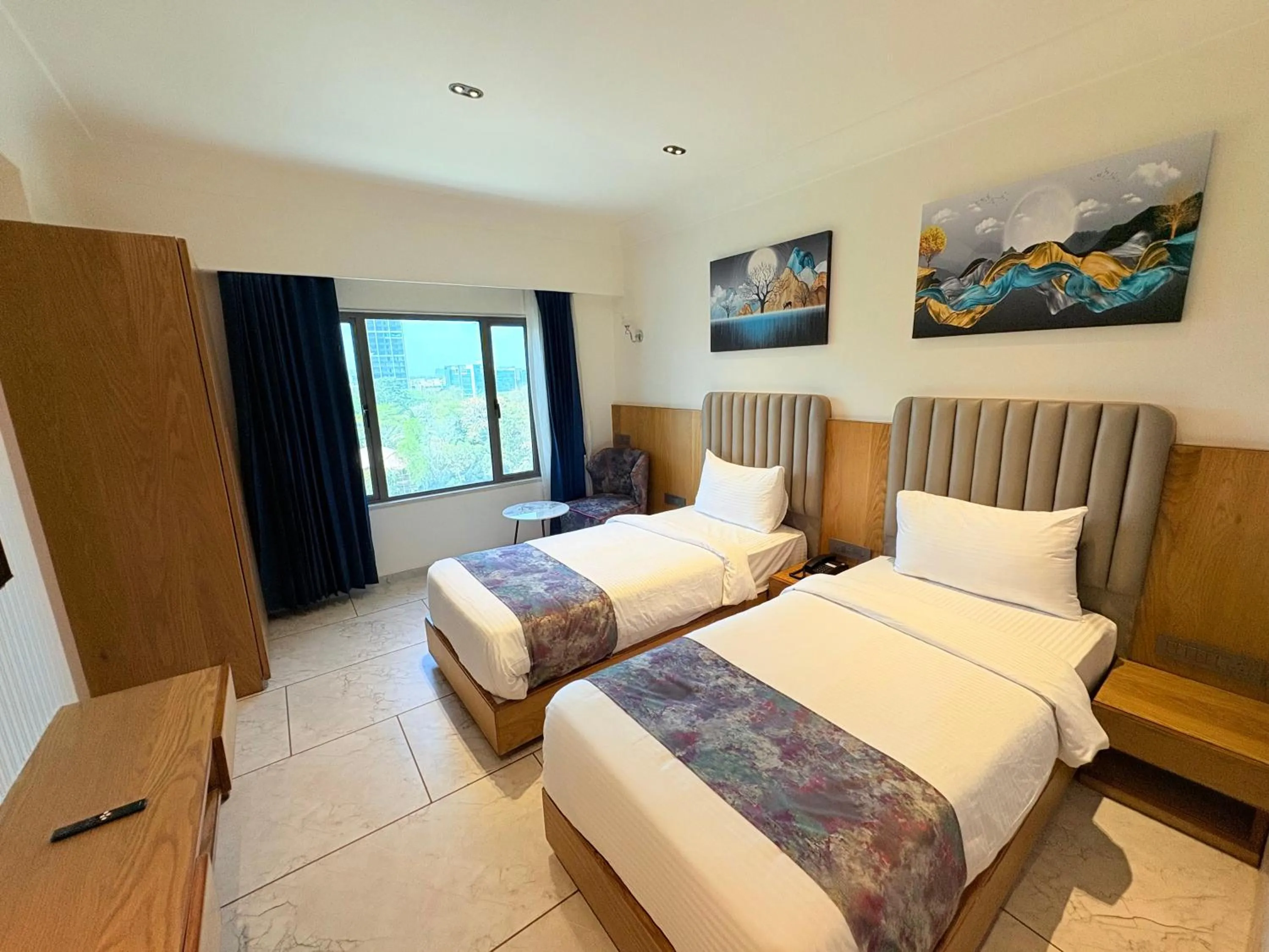 Bed in The Parterre - SG Highway Ahmedabad