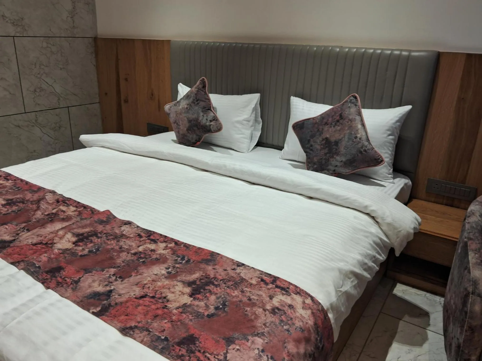 Bed in The Parterre - SG Highway Ahmedabad