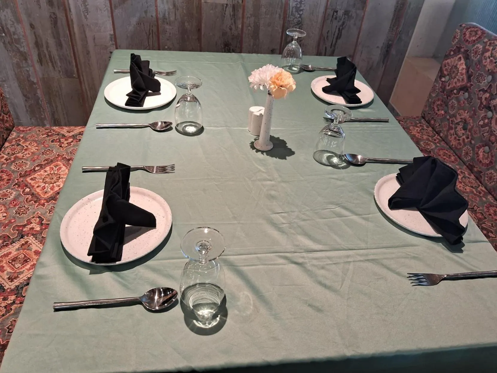 Food and drinks in The Parterre - SG Highway Ahmedabad