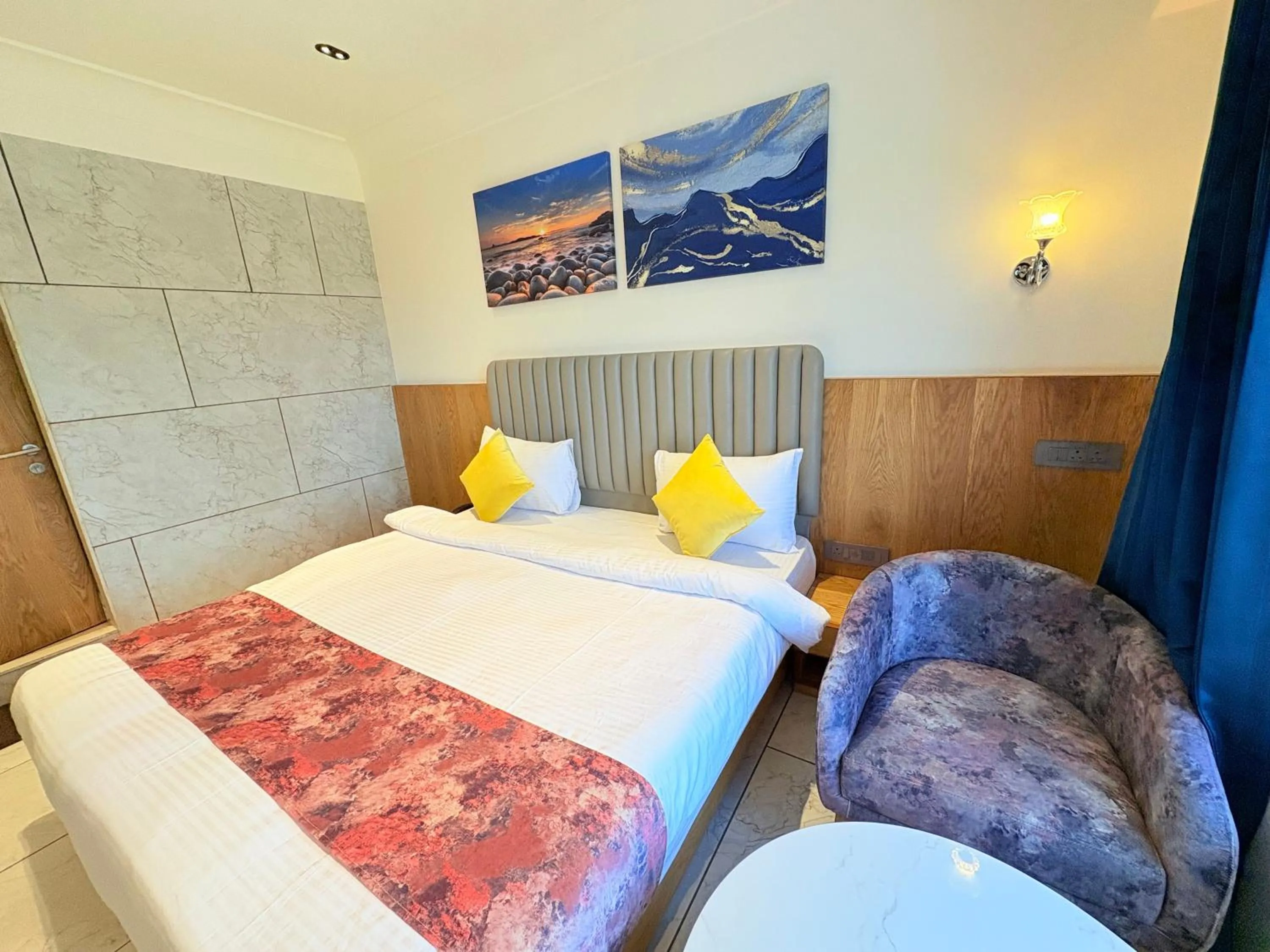 Bed in The Parterre - SG Highway Ahmedabad