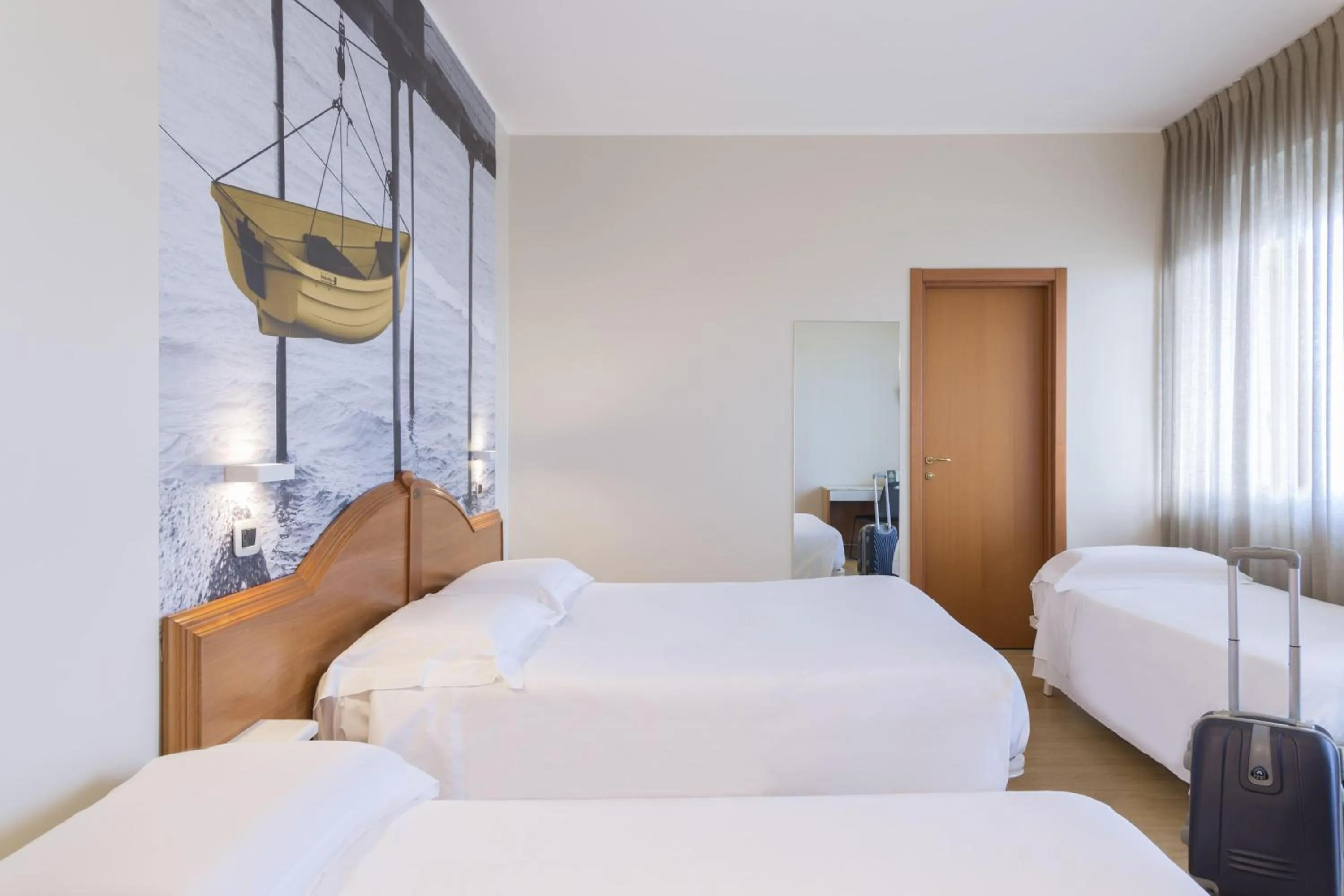 Photo of the whole room, Bed in B&B Hotel Pescara