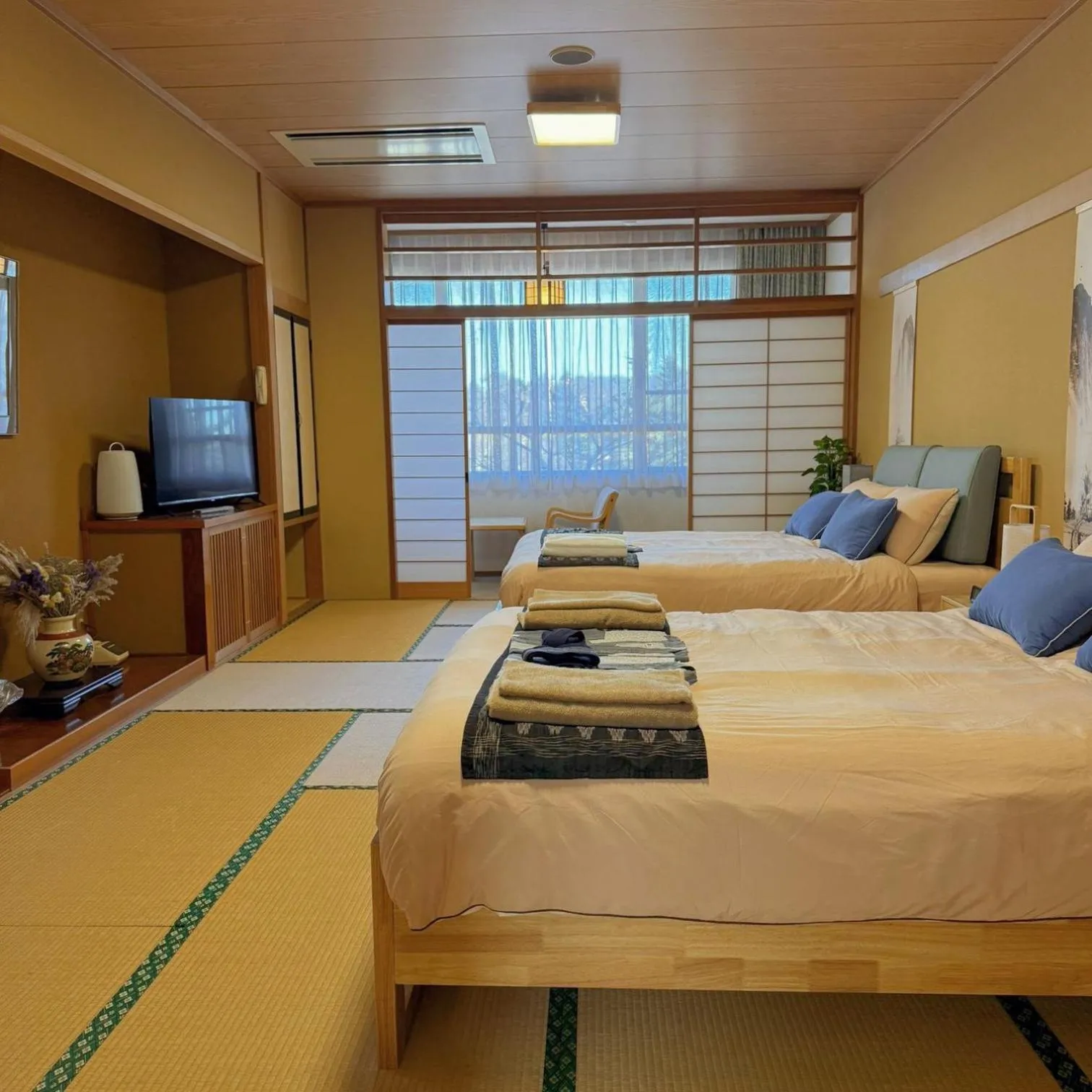 Bedroom, Bed in Sansui Resorts Yamanakako