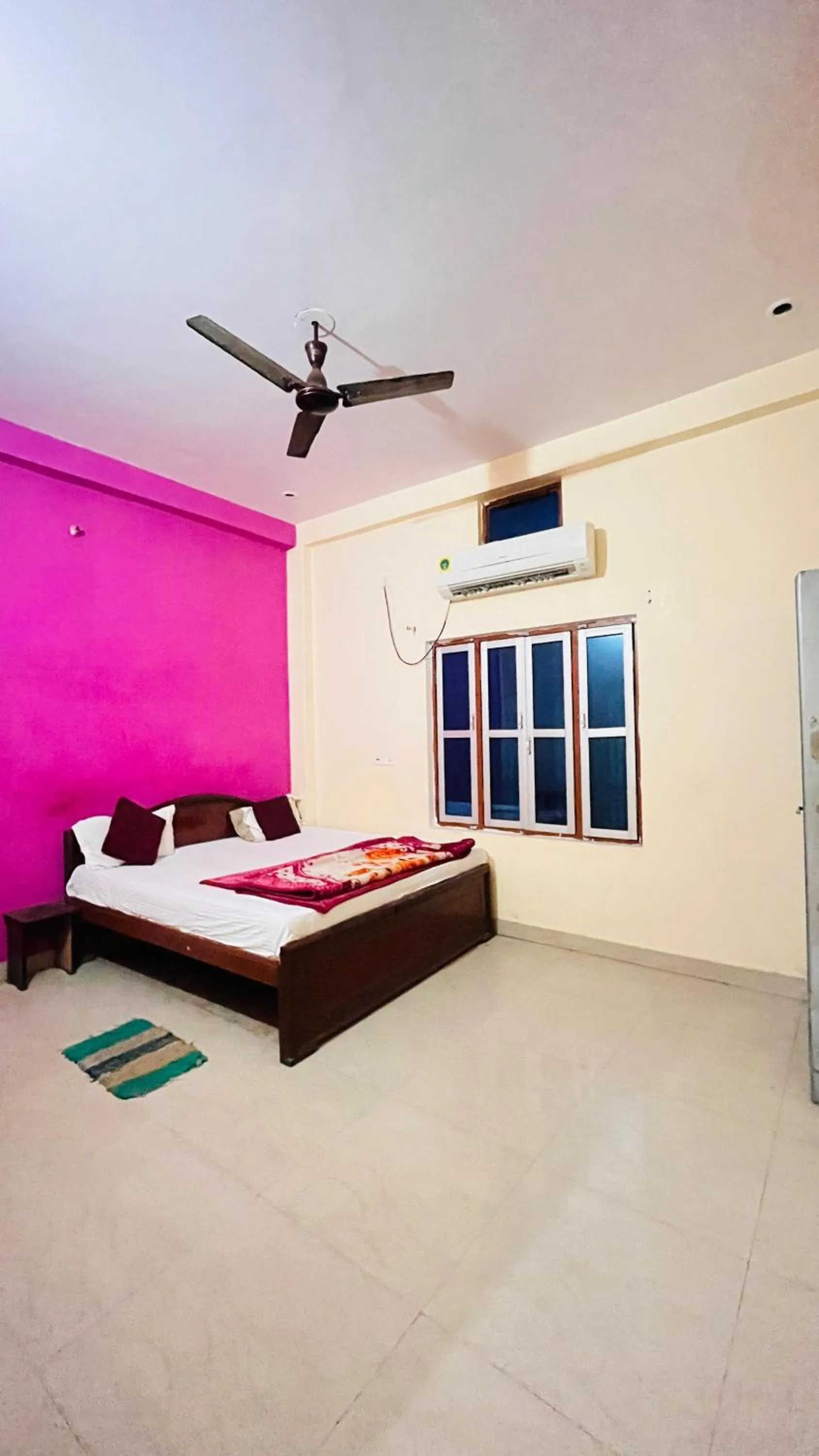 Bed in Baba Guest House