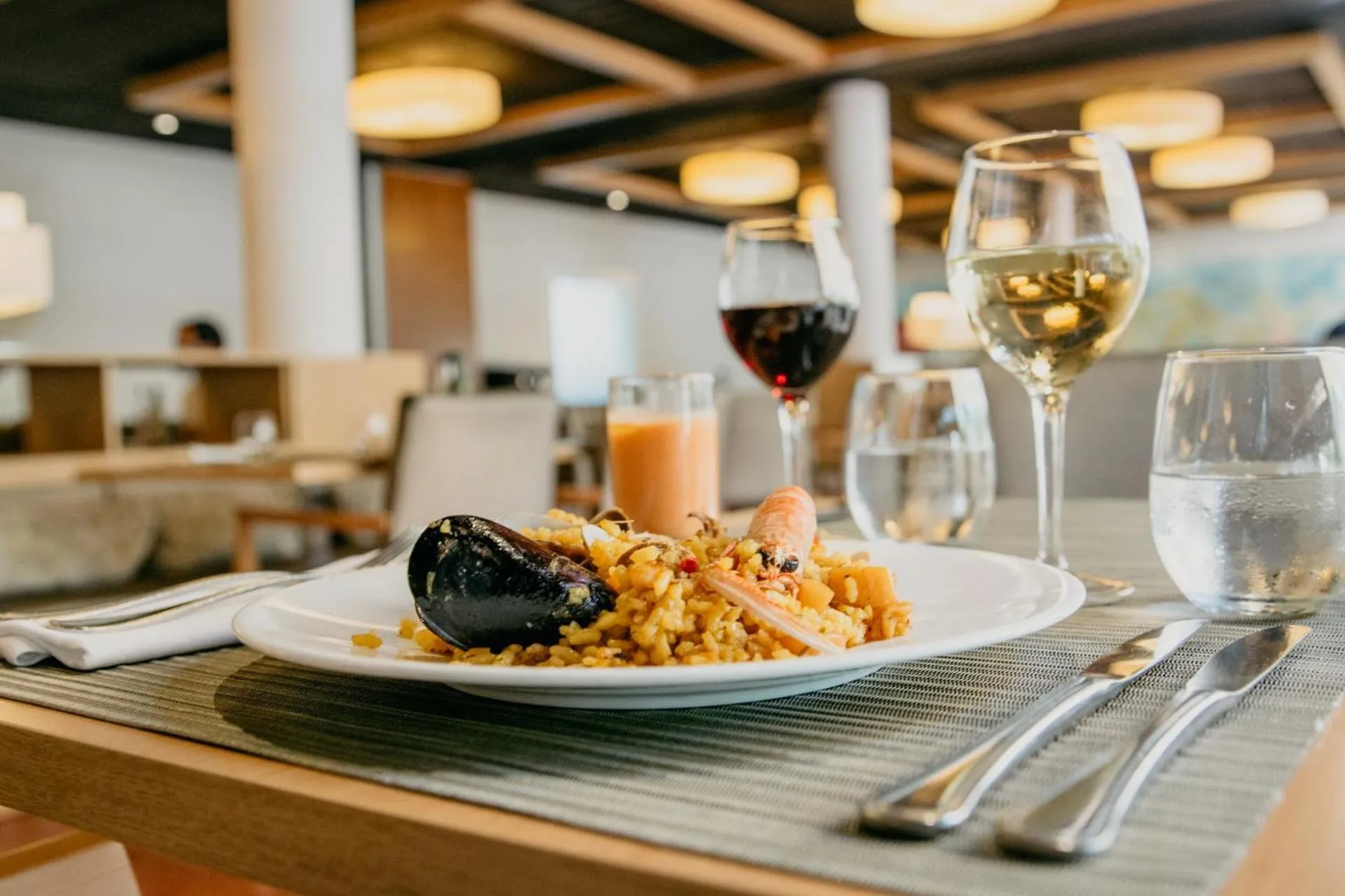 Restaurant/places to eat in Mònica Hotel