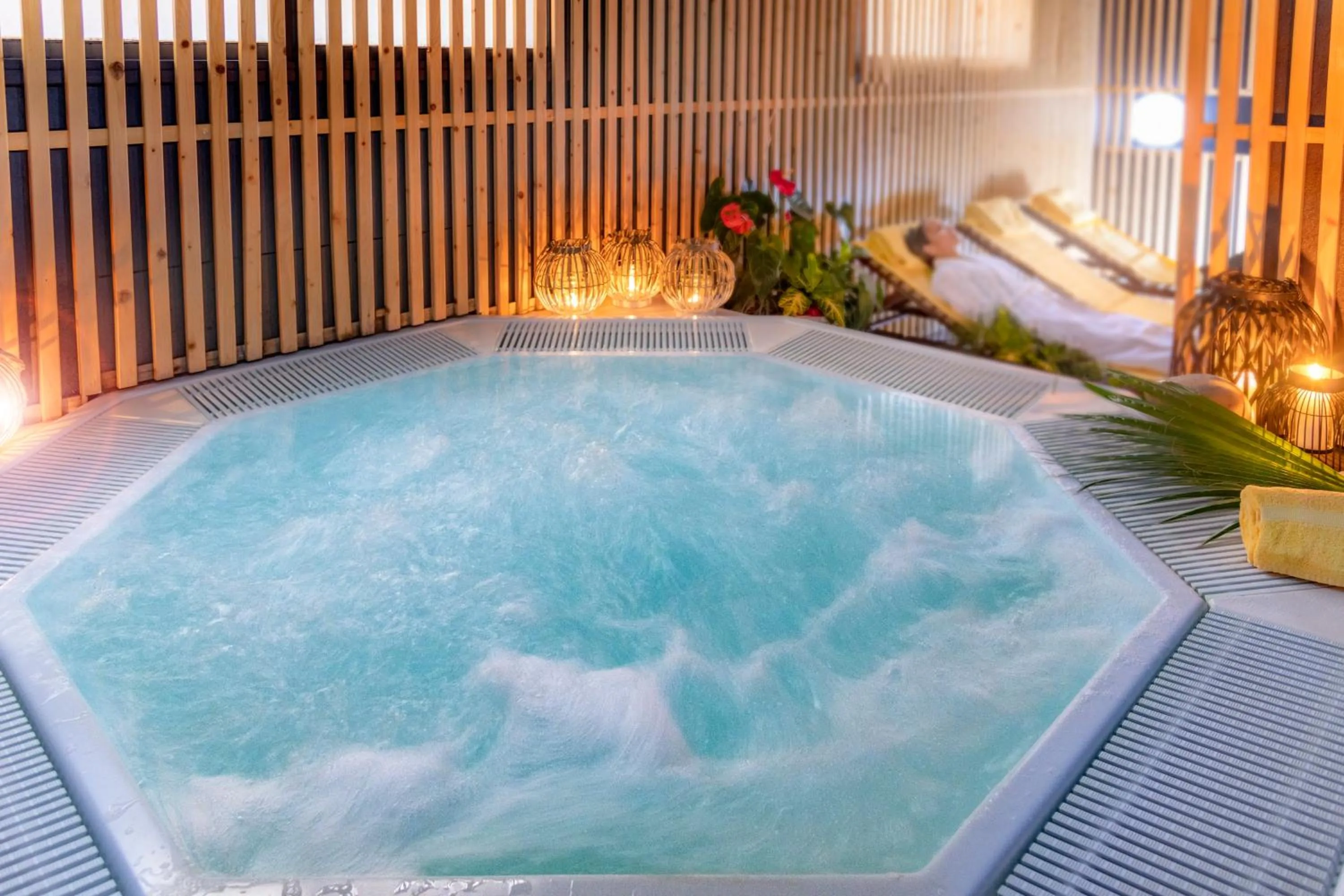 Spa and wellness centre/facilities in Mònica Hotel