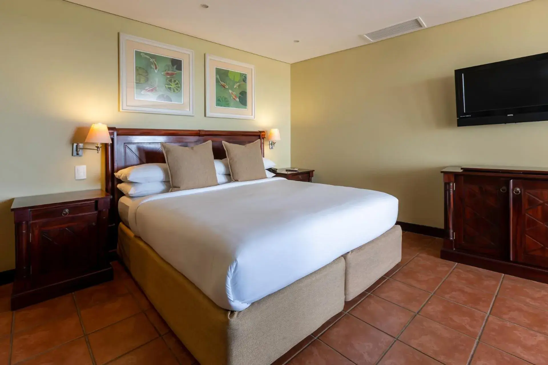 Junior Suite Sea View King Size Bed in Hotel Cardoso Junior Suite Sea View King Size Bed in Hotel Cardoso