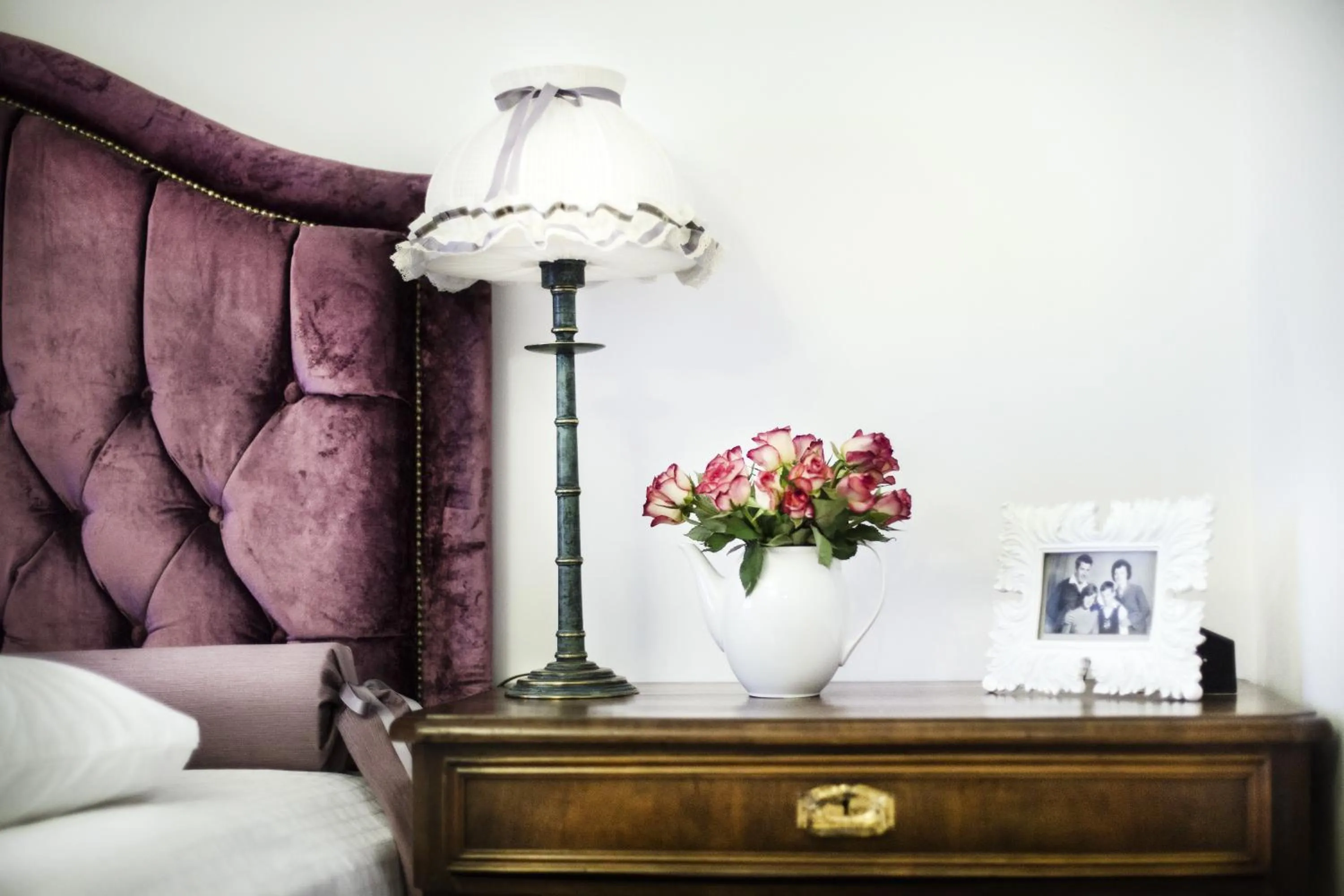 Decorative detail, Bed in Casa Din Bran - Inn Center