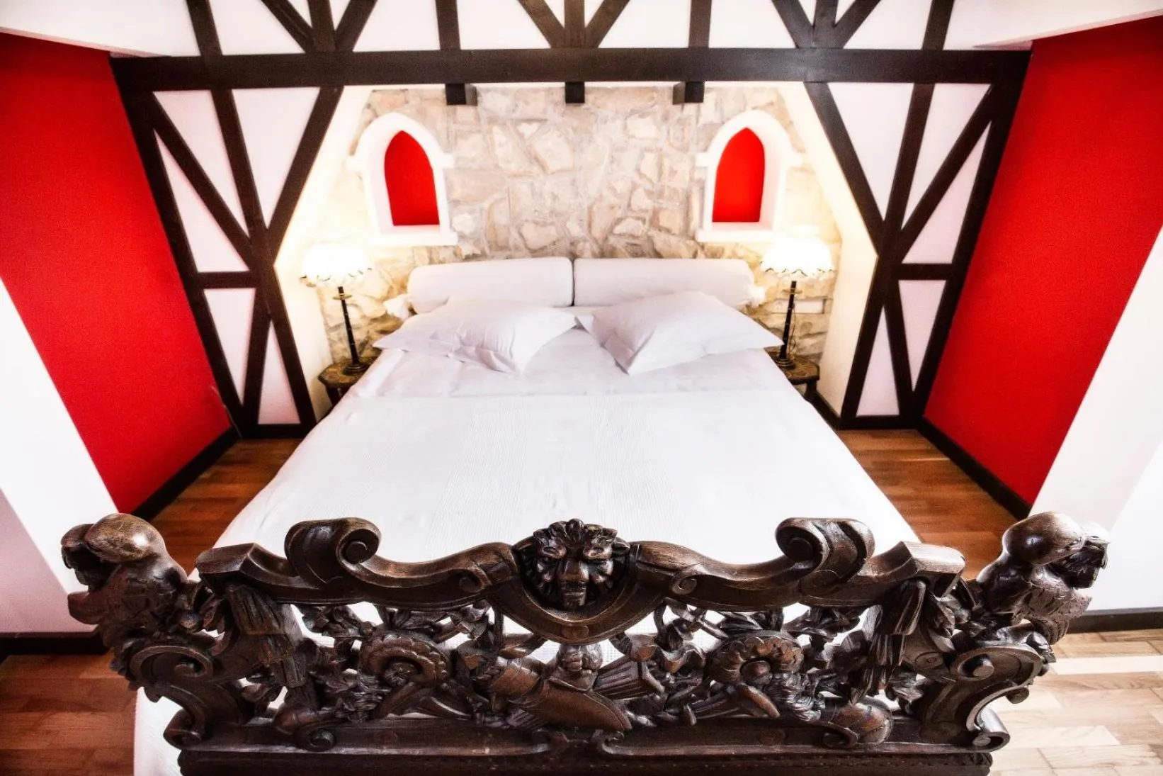 Bed in Casa Din Bran - Inn Center