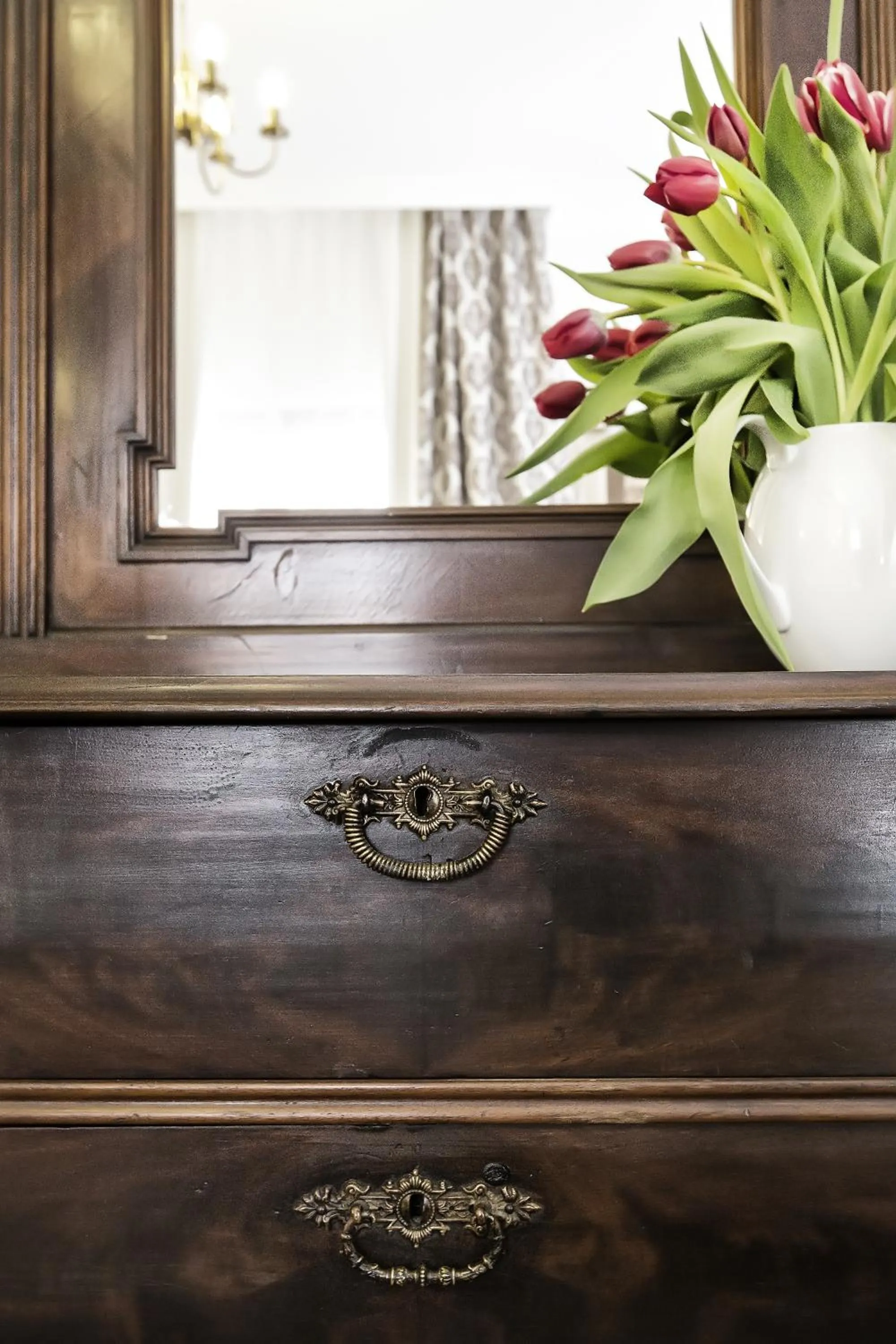 Decorative detail in Casa Din Bran - Inn Center