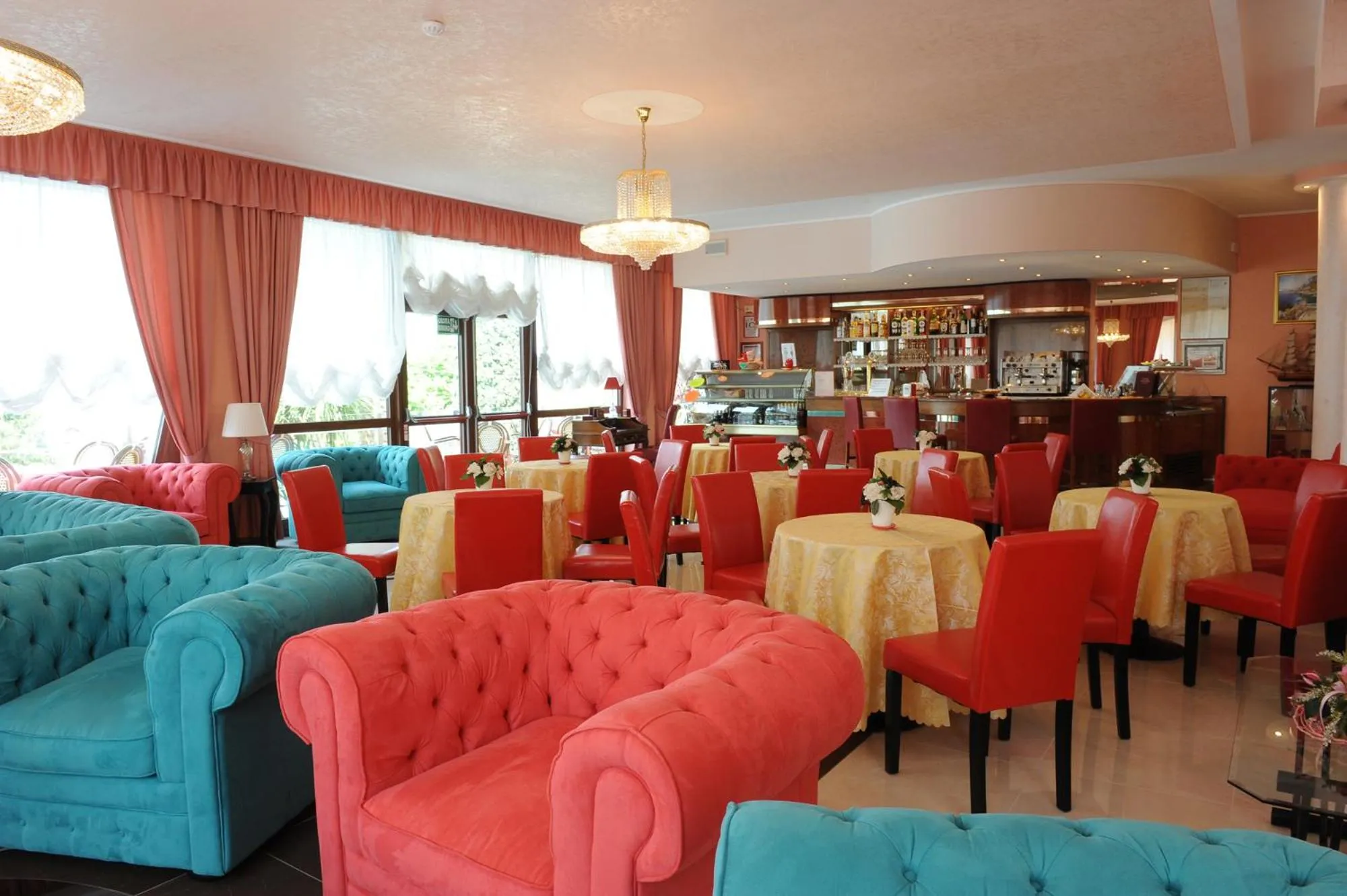 Lounge or bar in Hotel Cristallo