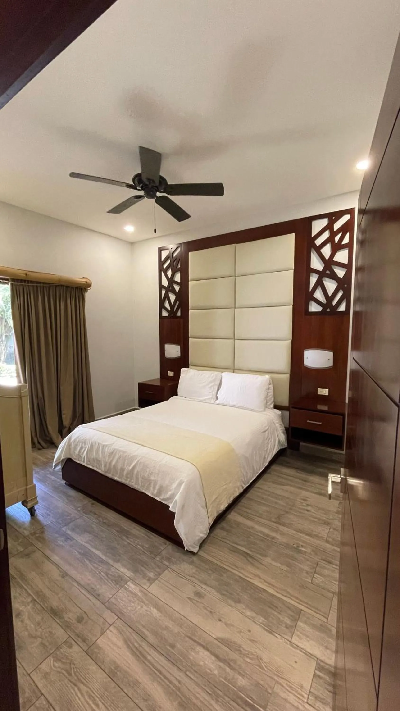 Bed in Paraiso Rainforest and Beach Hotel