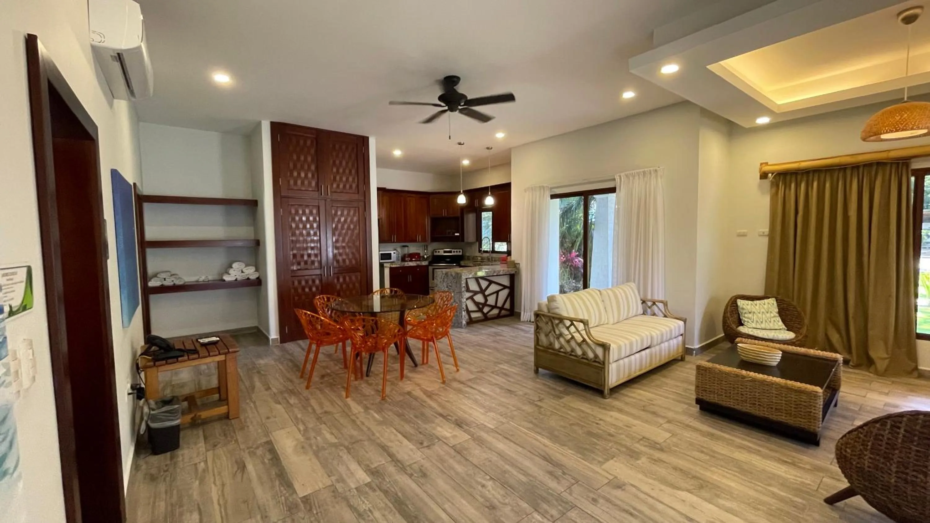 Bed in Paraiso Rainforest and Beach Hotel